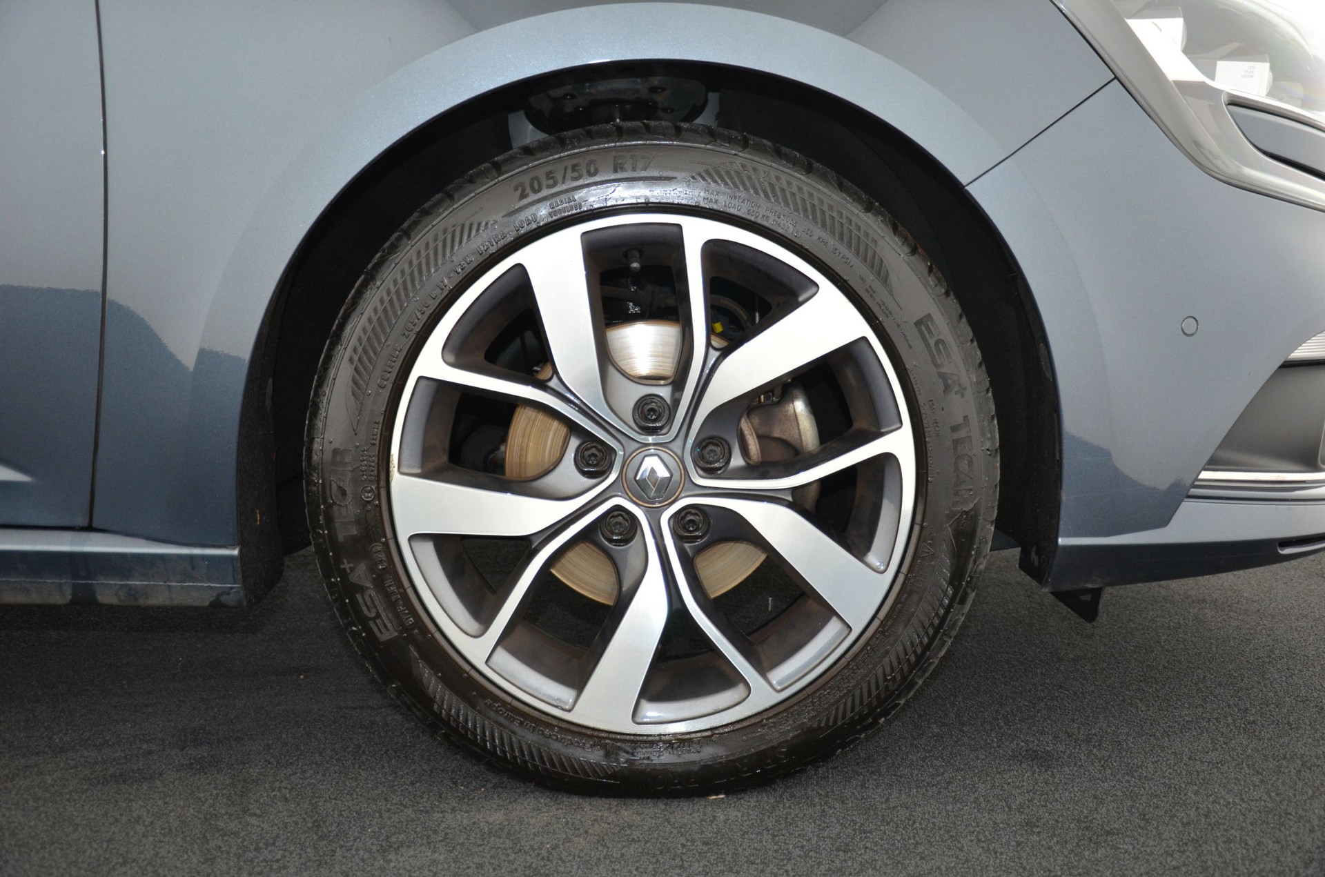 RENAULT Mégane Grandtour 1.2 16V Turbo Bose EDC-image-9