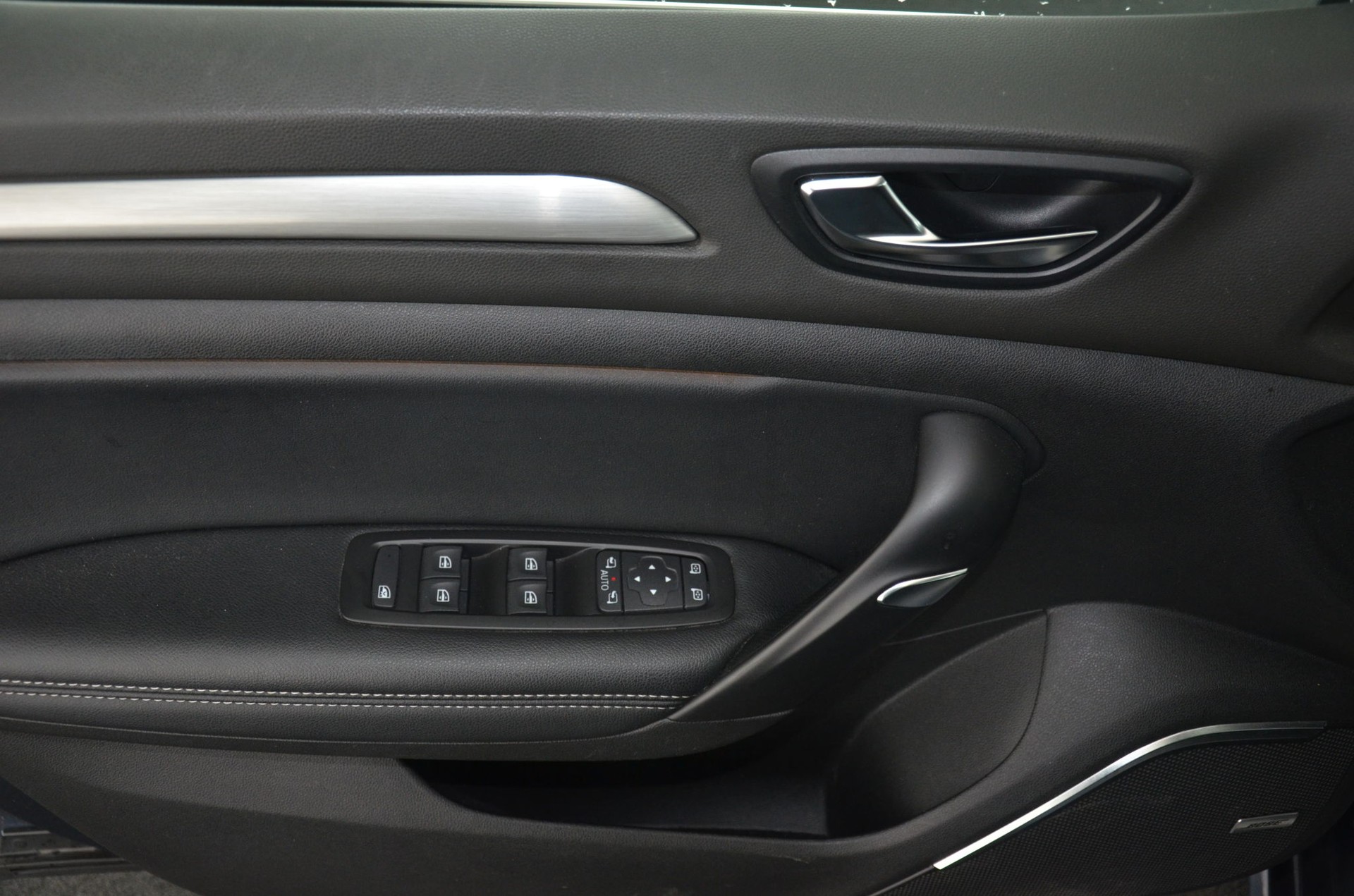 RENAULT Mégane Grandtour 1.2 16V Turbo Bose EDC-image-23