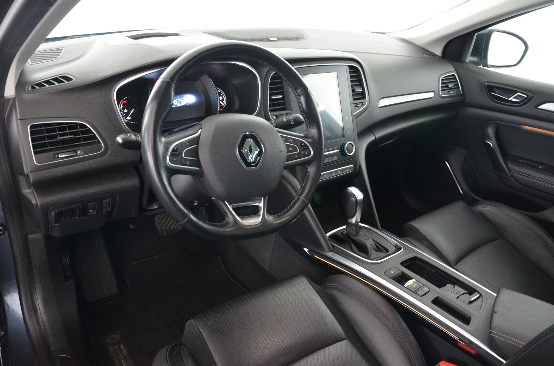 RENAULT Mégane Grandtour 1.2 16V Turbo Bose EDC-image-10