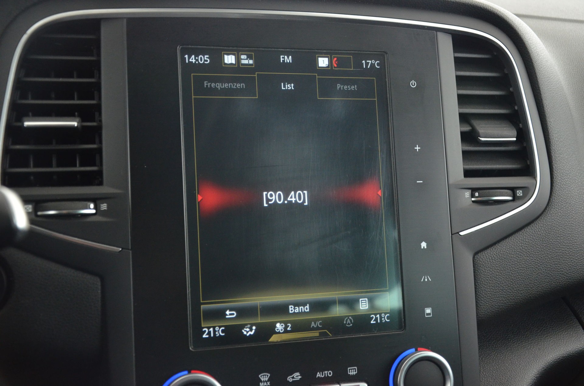 RENAULT Mégane Grandtour 1.2 16V Turbo Bose EDC-image-17