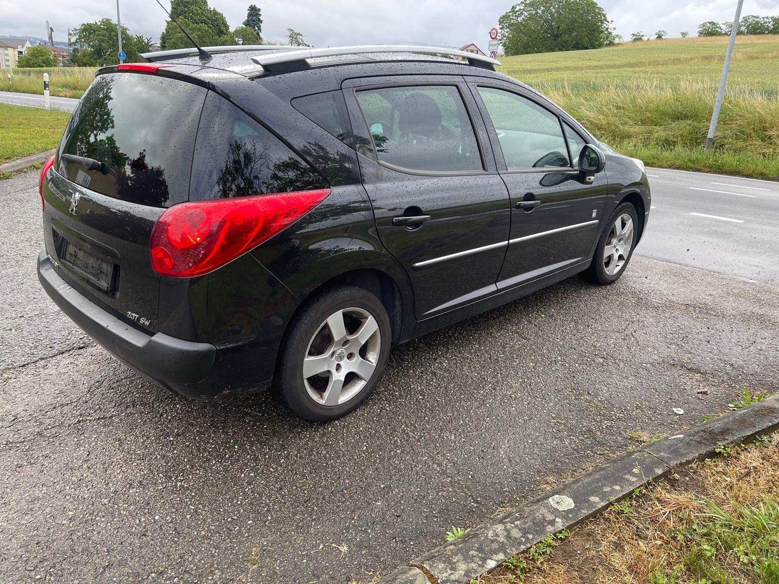 PEUGEOT 207 SW 1.6 16V Swiss Edition-image-1