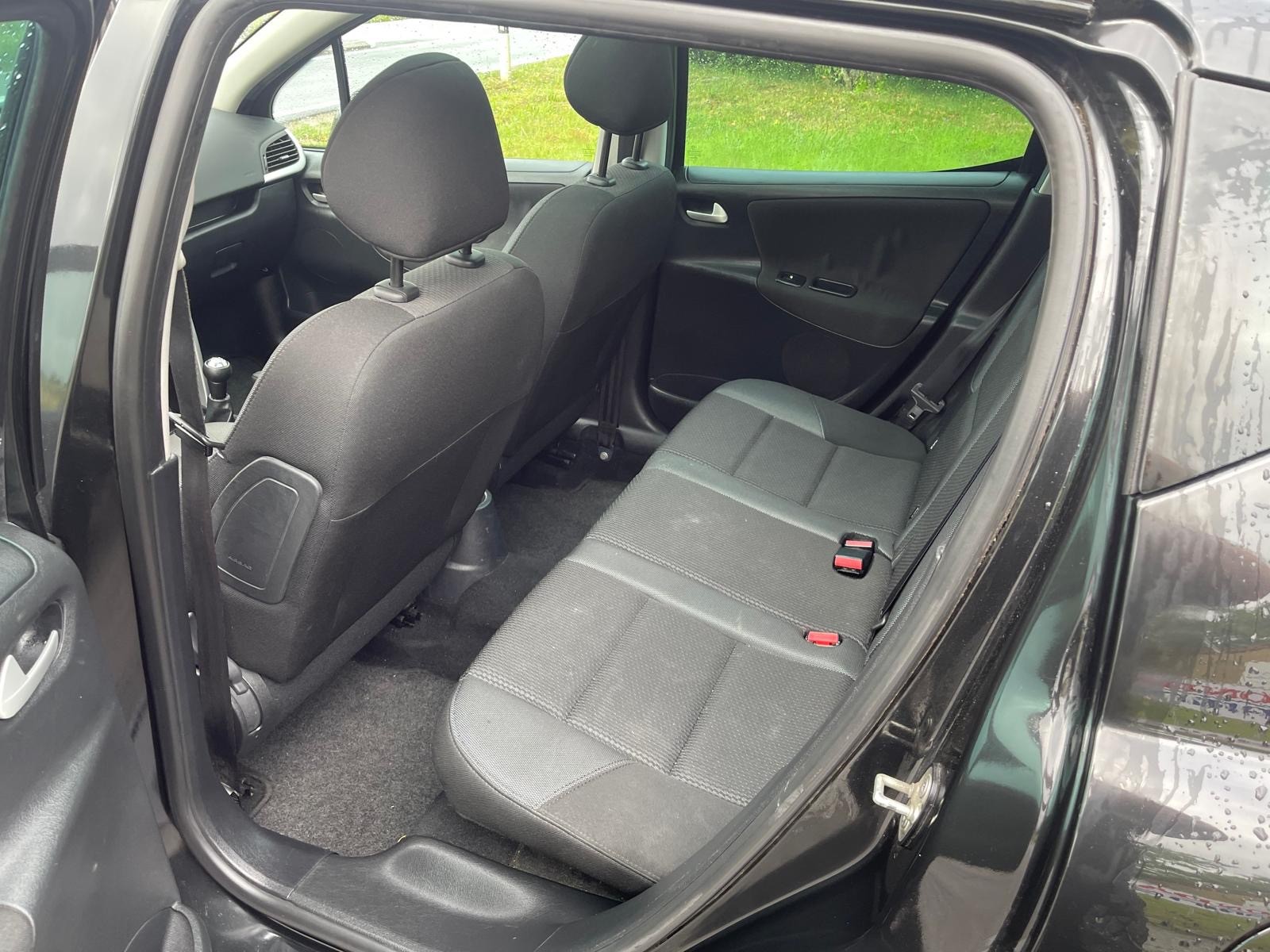 PEUGEOT 207 SW 1.6 16V Swiss Edition-image-6