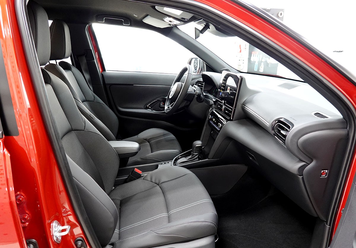 TOYOTA Yaris Cross 1.5 Premium 2WD e-CVT-image-4