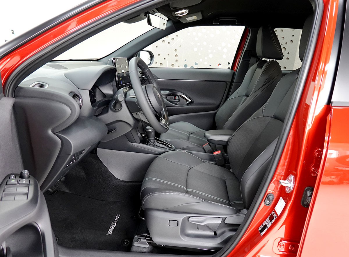 TOYOTA Yaris Cross 1.5 Premium 2WD e-CVT-image-6