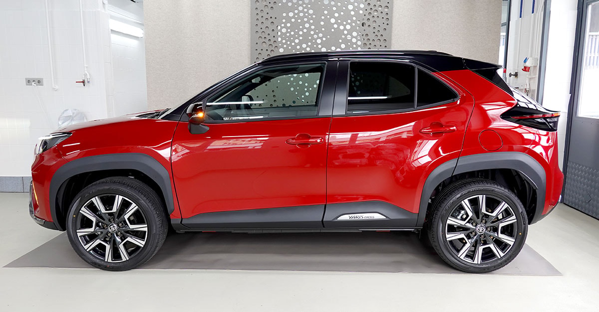 TOYOTA Yaris Cross 1.5 Premium 2WD e-CVT-showroom-element-1