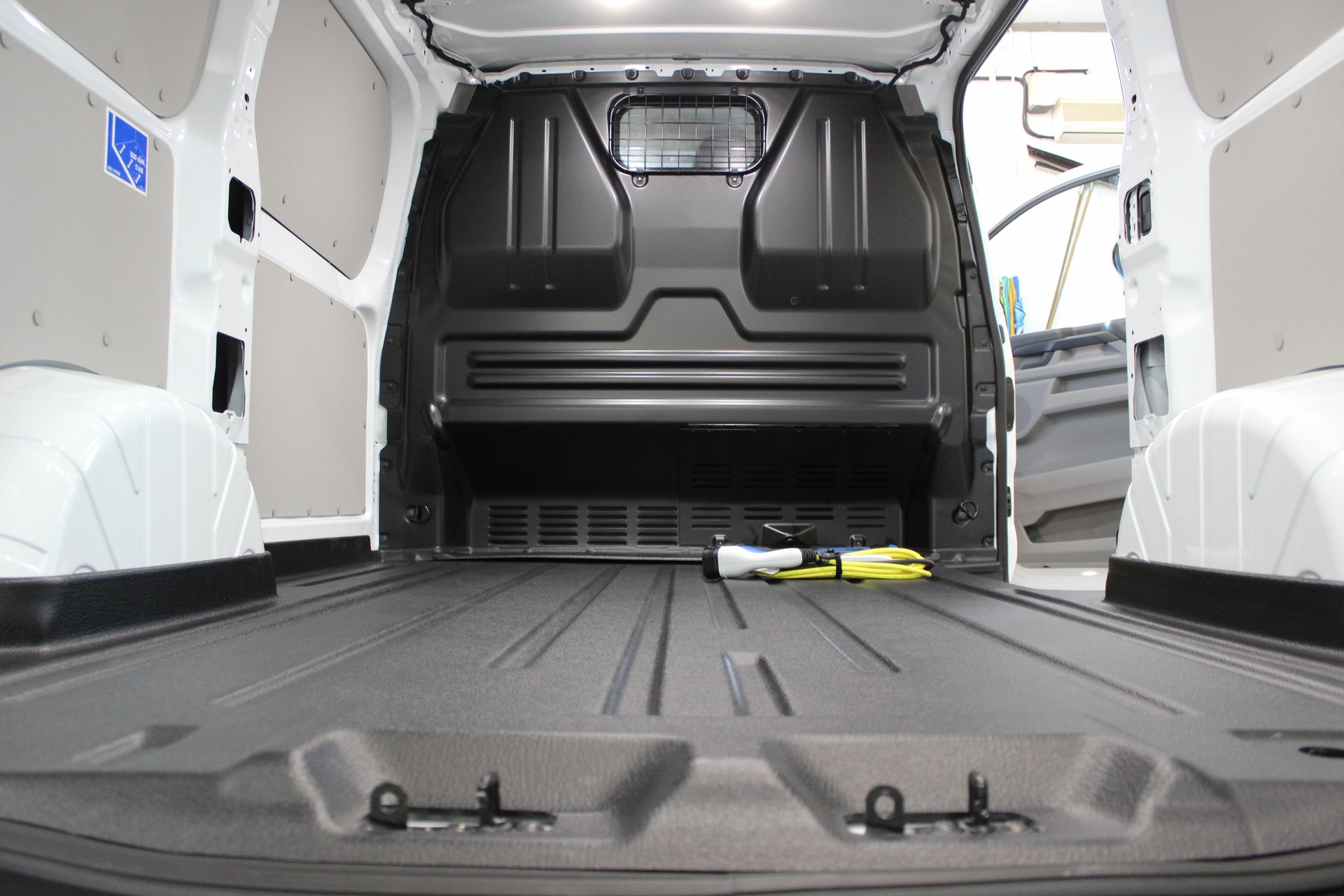 FORD Transit Custom Van 320 L1H1 65kWh Trend 💥 TOP Ausstattung 💥 Inkl. Anhängerkupplung 💥 Lieferung möglich-image-28