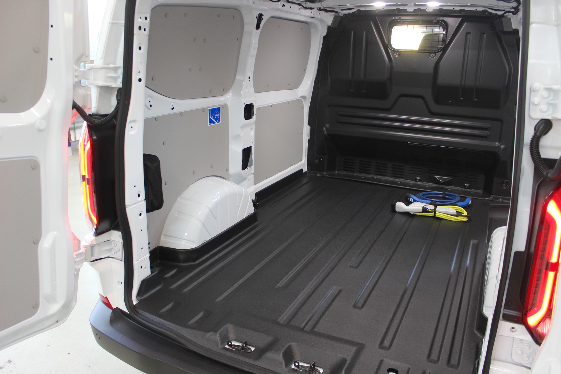 FORD Transit Custom Van 320 L1H1 65kWh Trend 💥 TOP Ausstattung 💥 Inkl. Anhängerkupplung 💥 Lieferung möglich-image-26