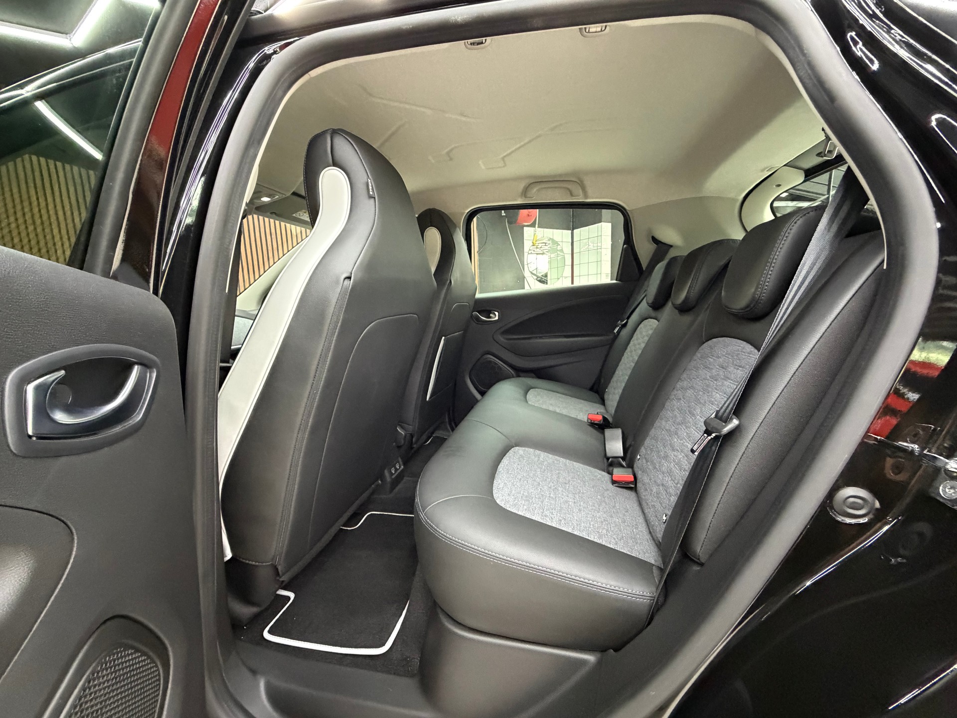 RENAULT Zoe Intens R135 (incl. Batterie)-image-14