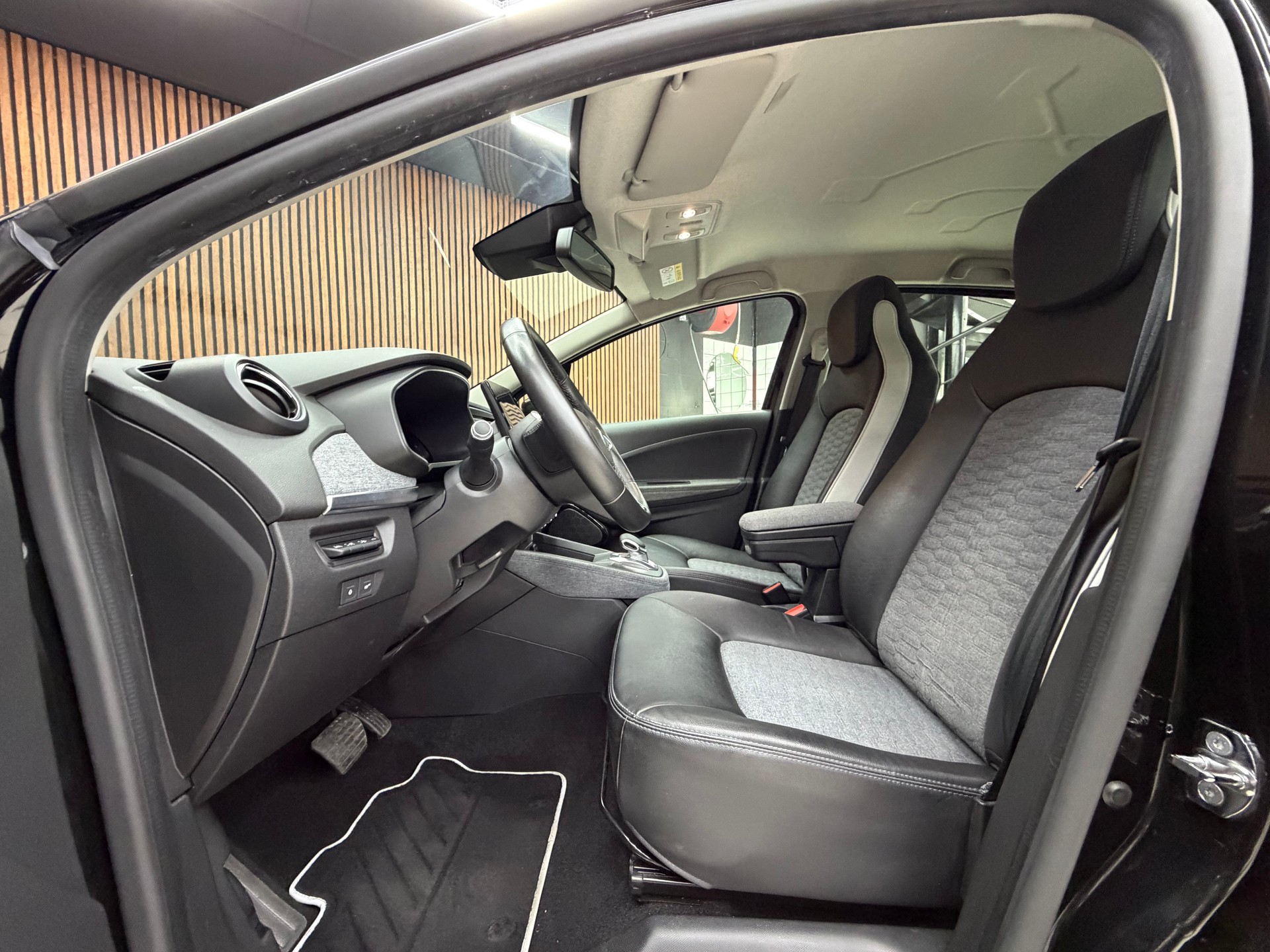 RENAULT Zoe Intens R135 (incl. Batterie)-image-10