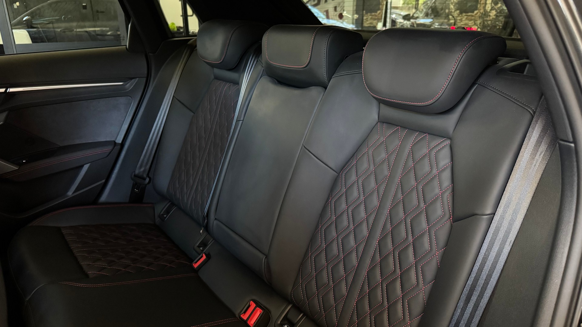 AUDI S3 Sportback TFSI quattro S-tronic-image-10