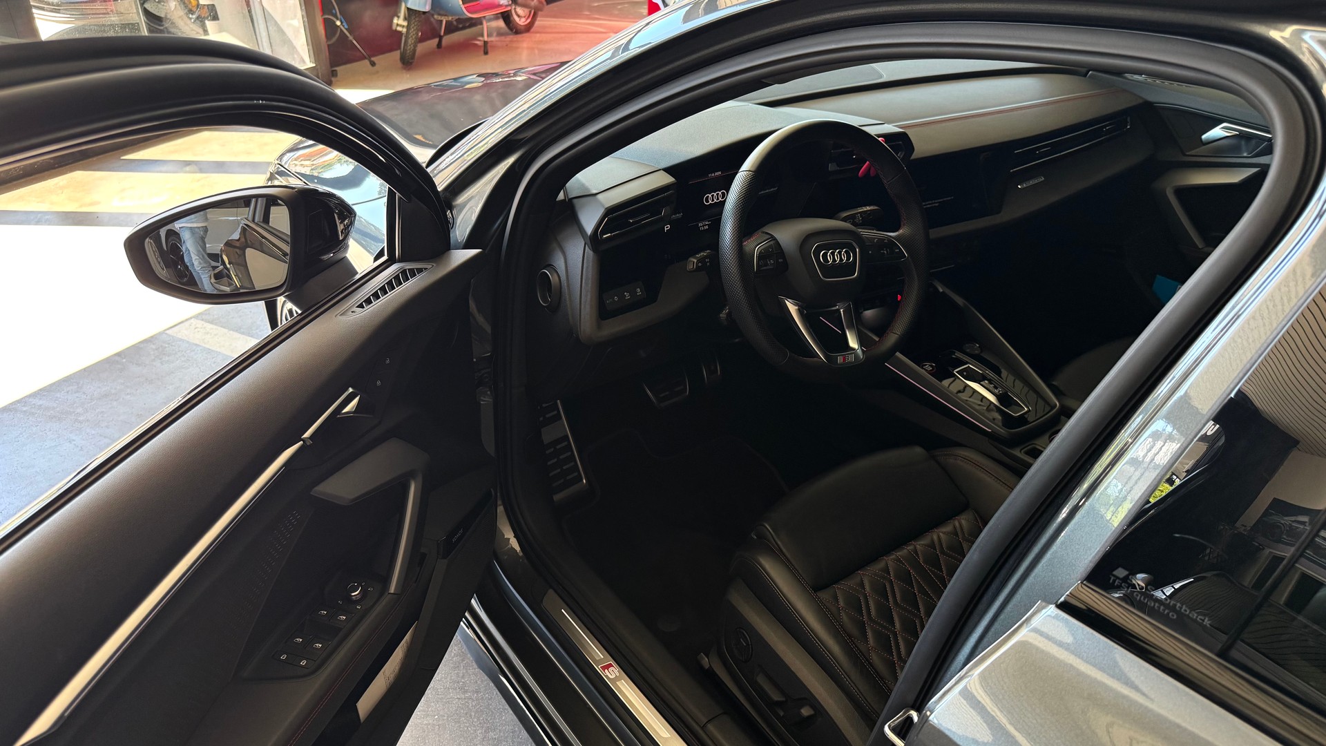 AUDI S3 Sportback TFSI quattro S-tronic-image-5