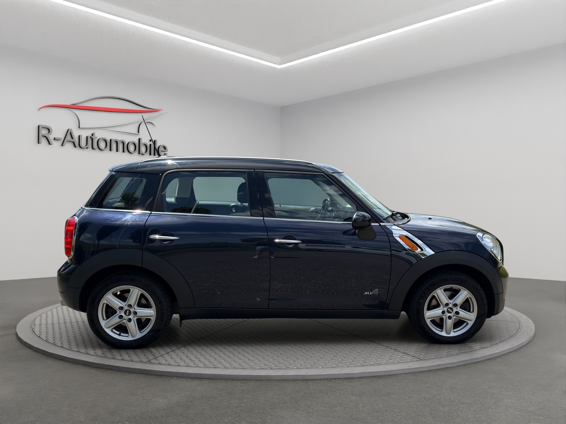 MINI Countryman Cooper D ALL4-image-5