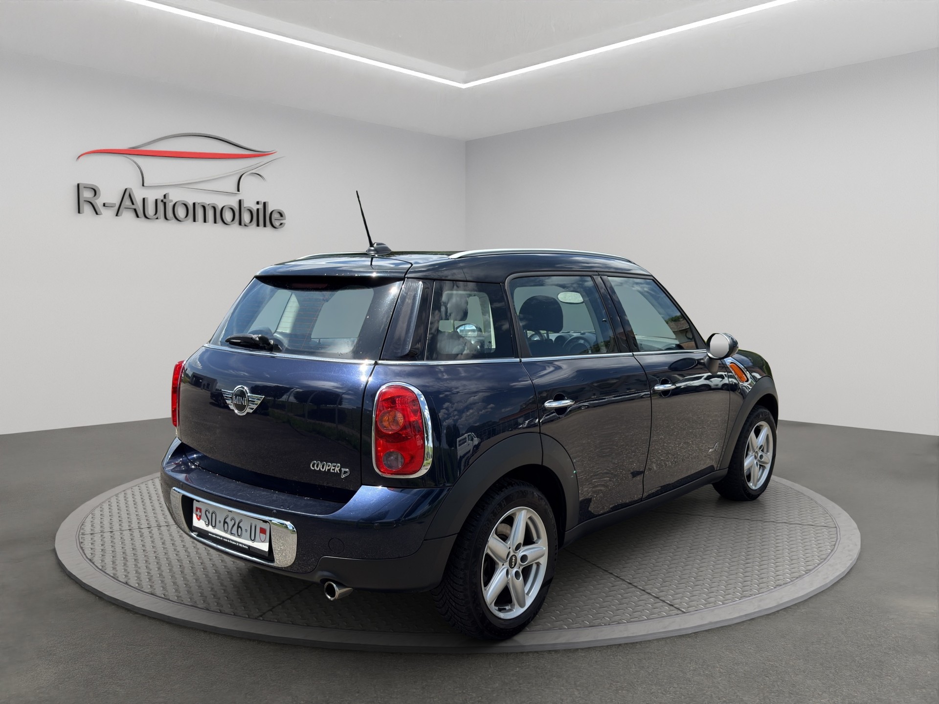 MINI Countryman Cooper D ALL4-image-4