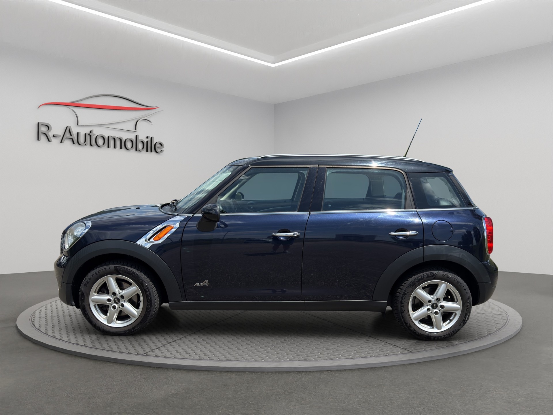 MINI Countryman Cooper D ALL4-image-1