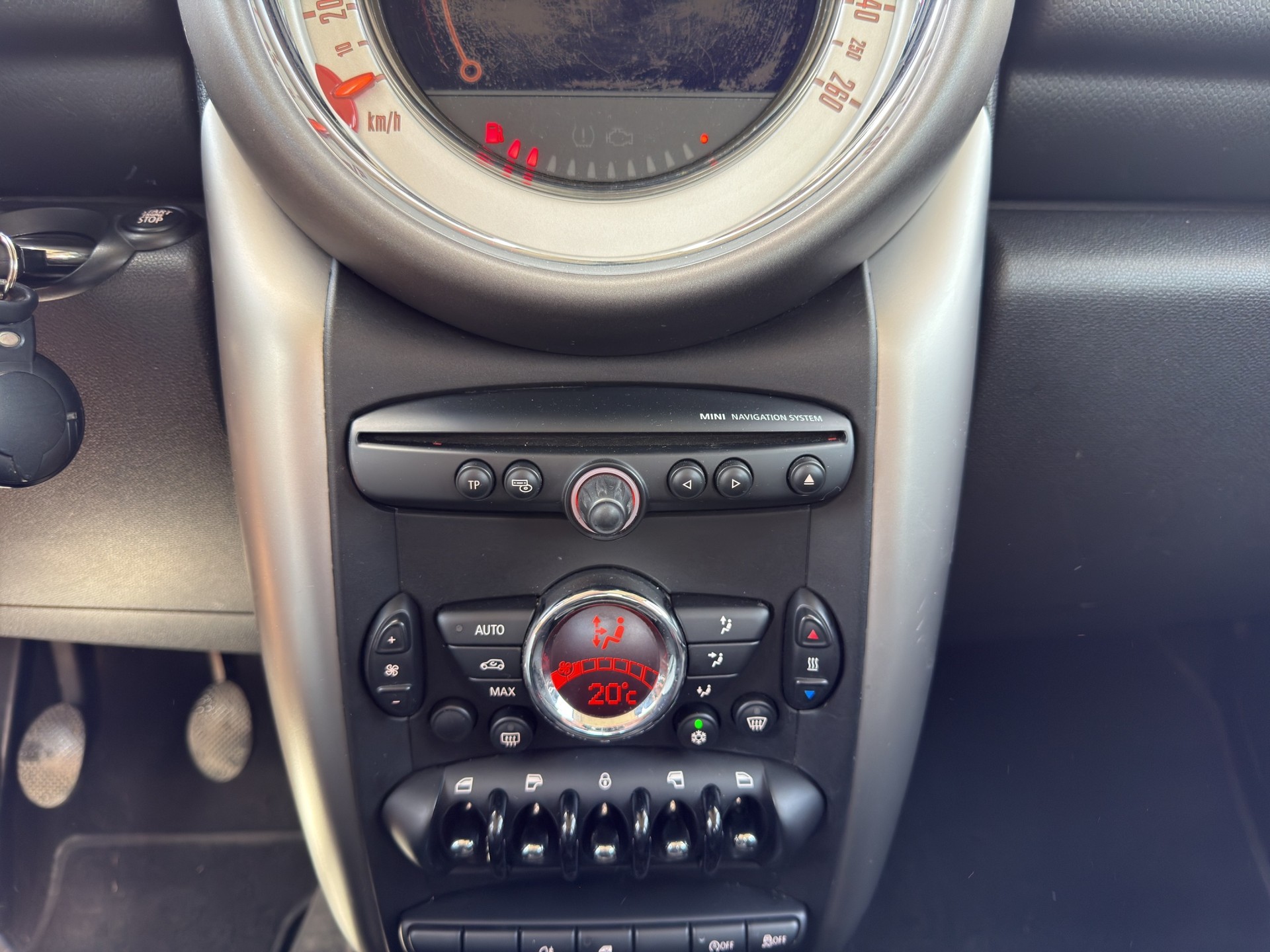 MINI Countryman Cooper D ALL4-image-13