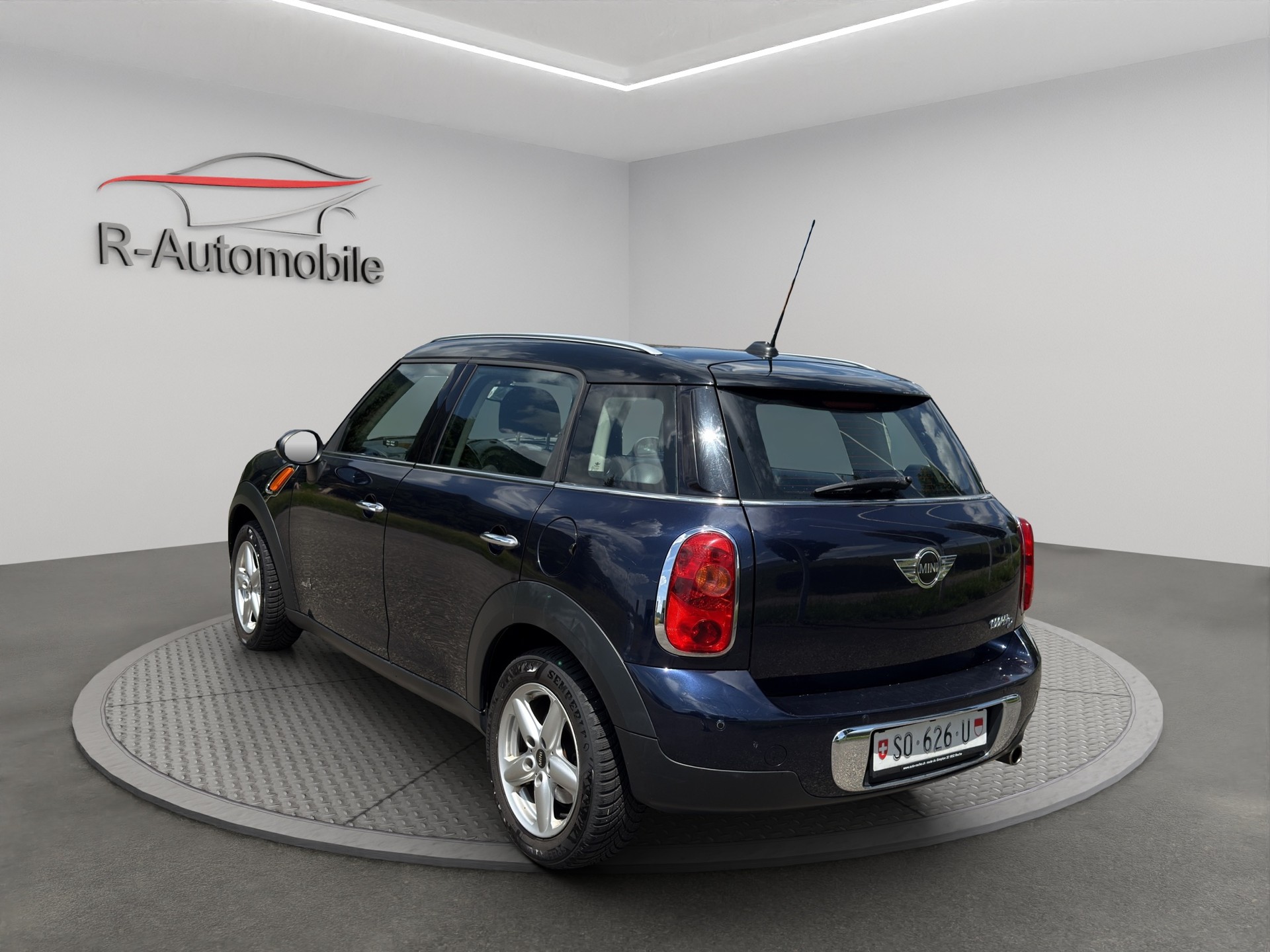 MINI Countryman Cooper D ALL4-image-2