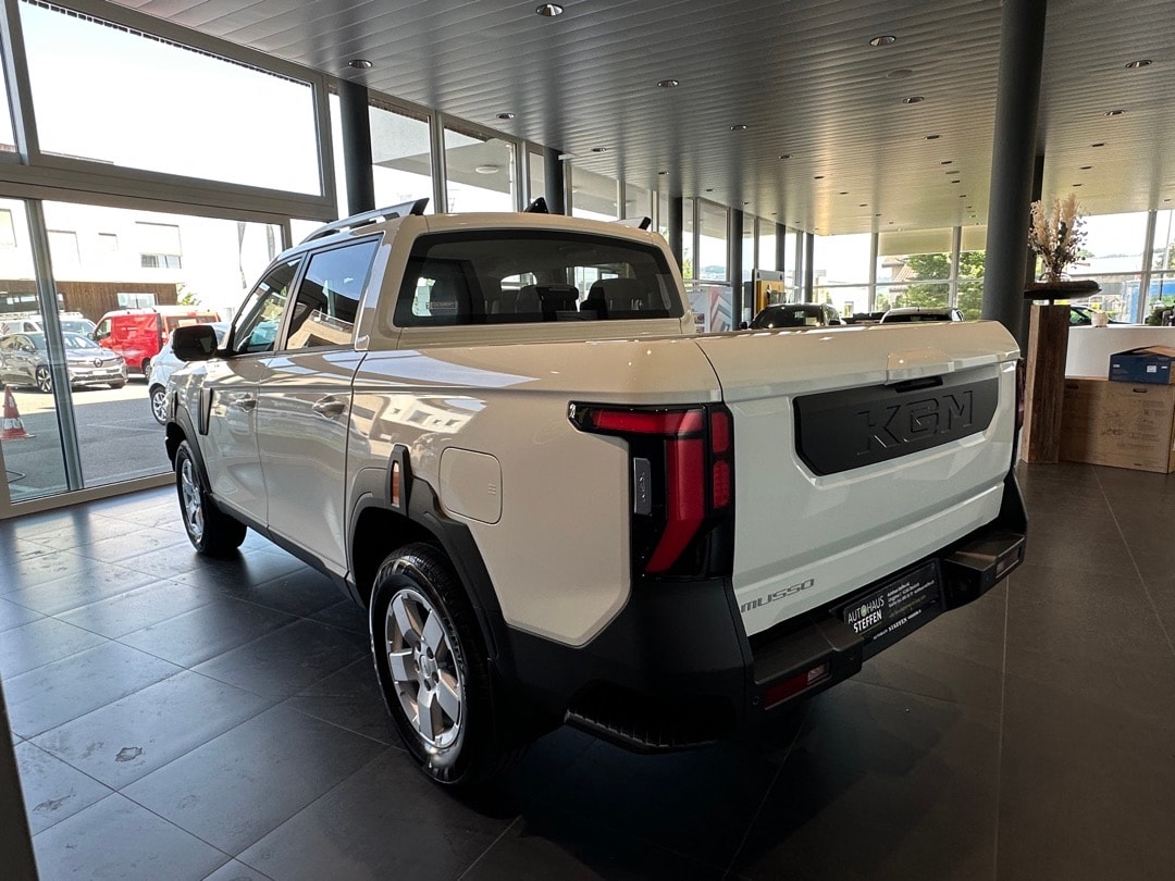 KGM-SsangYong Musso 2.2 Titanium 4WD A-showroom-element-3