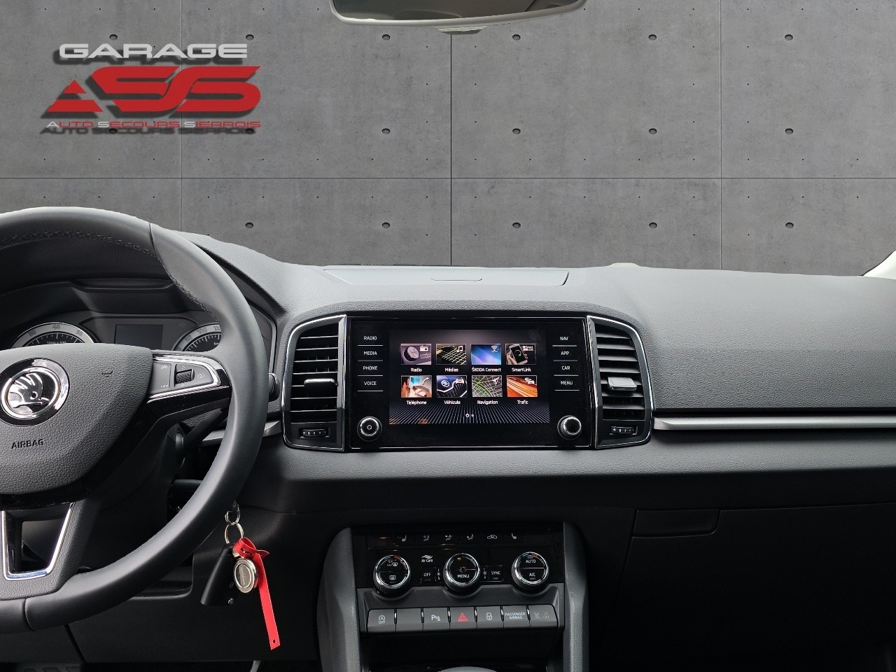 SKODA Karoq 1.5 TSI ACT Ambition DSG-showroom-element-2