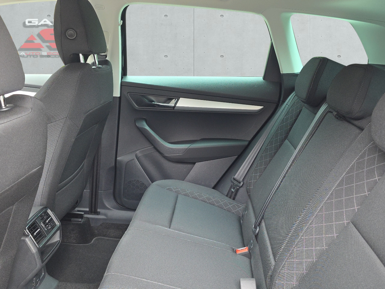 SKODA Karoq 1.5 TSI ACT Ambition DSG-image-5