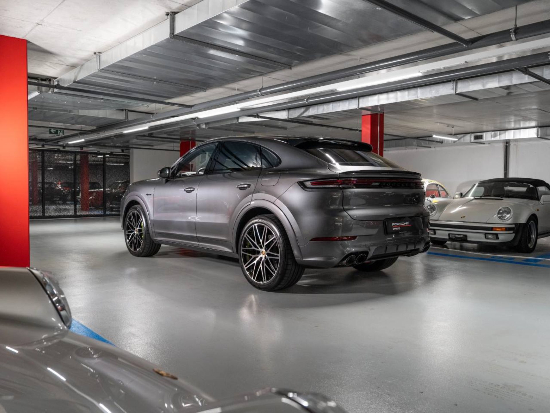 PORSCHE Cayenne E-Hybrid Coupé (MY24)-showroom-element-2