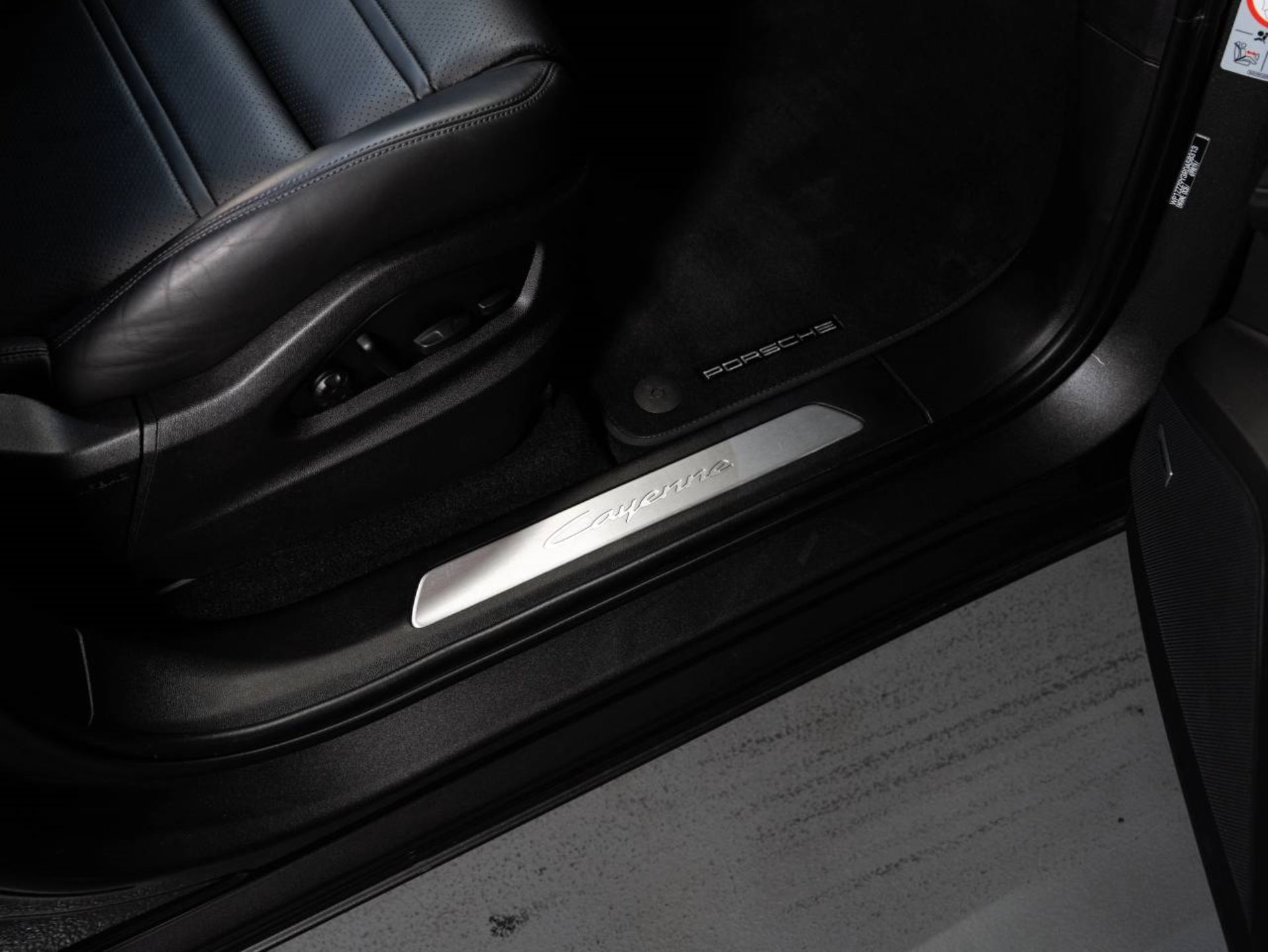 PORSCHE Cayenne E-Hybrid Coupé (MY24)-image-16