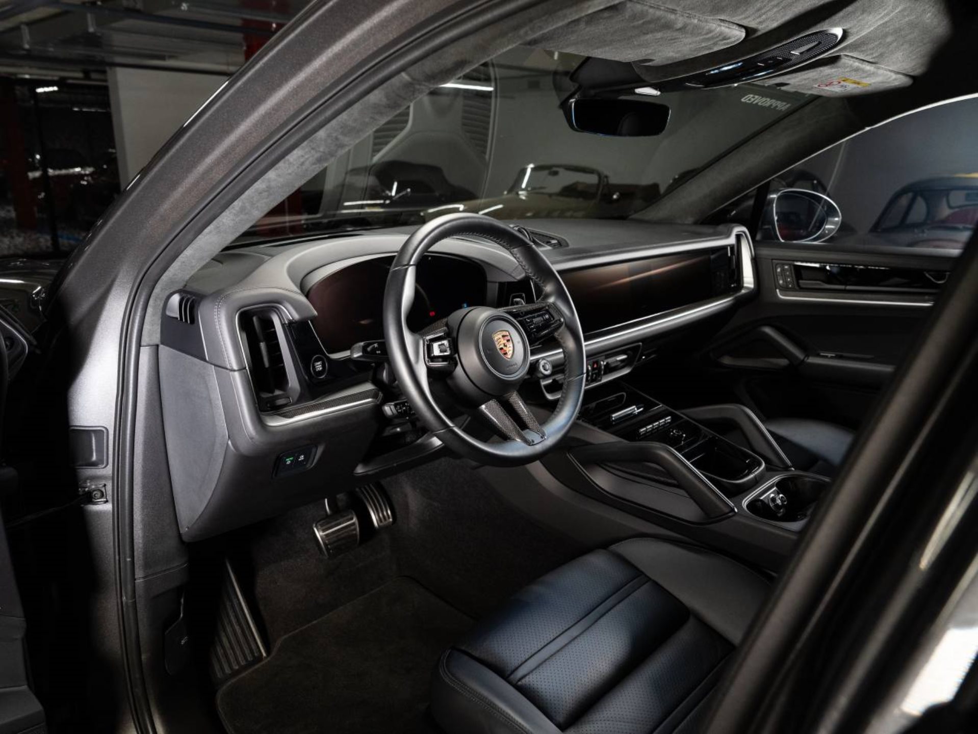 PORSCHE Cayenne E-Hybrid Coupé (MY24)-showroom-element-3