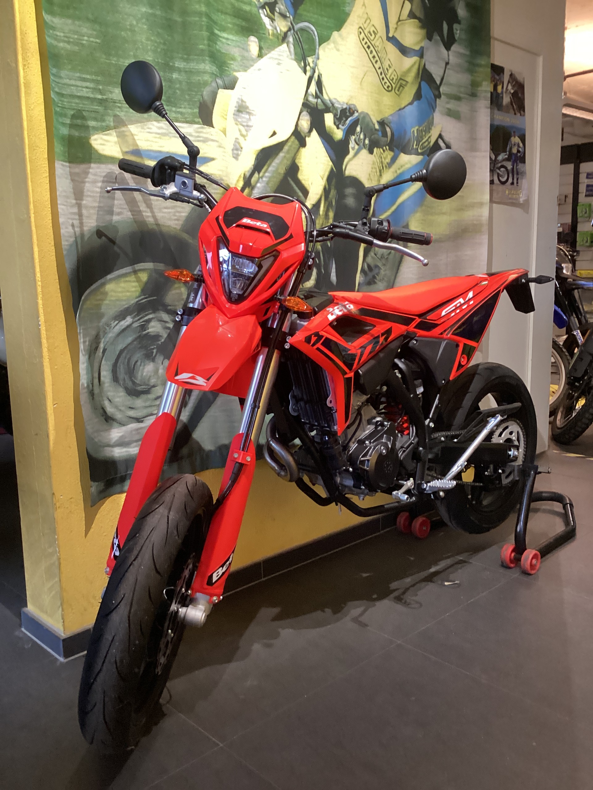 BETA 4T 125 T Motard-image-0