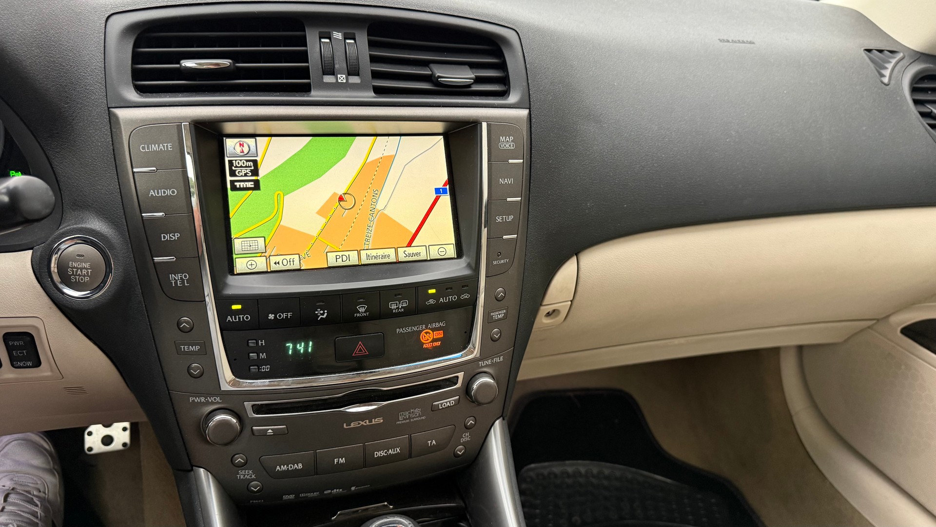 LEXUS IS 250C Executive Automatic-image-9