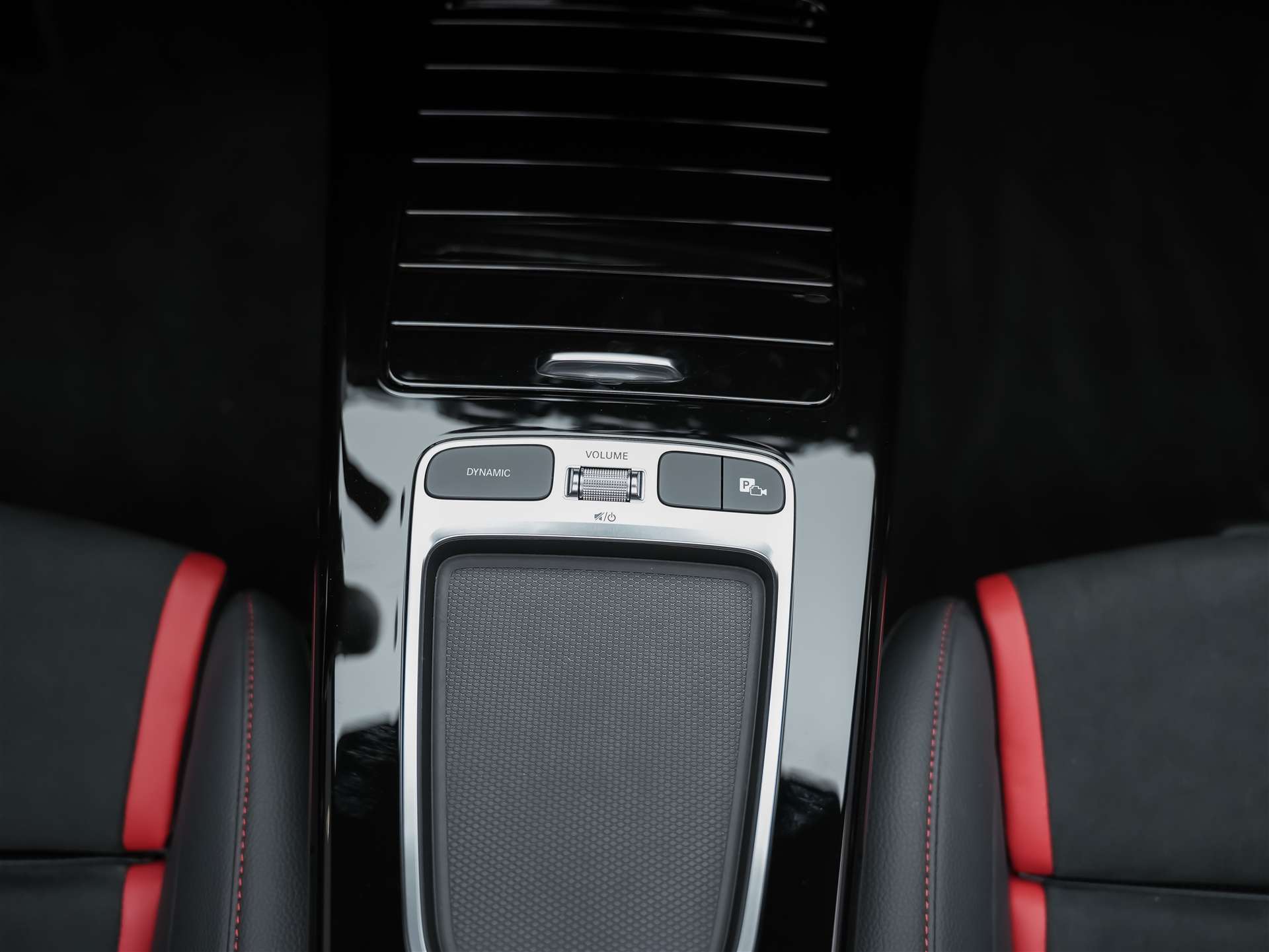 MERCEDES-BENZ A35 AMG 4Matic 8G-DCT *Facelift*Panorama*Schalensitze*360° Kamera*-image-22