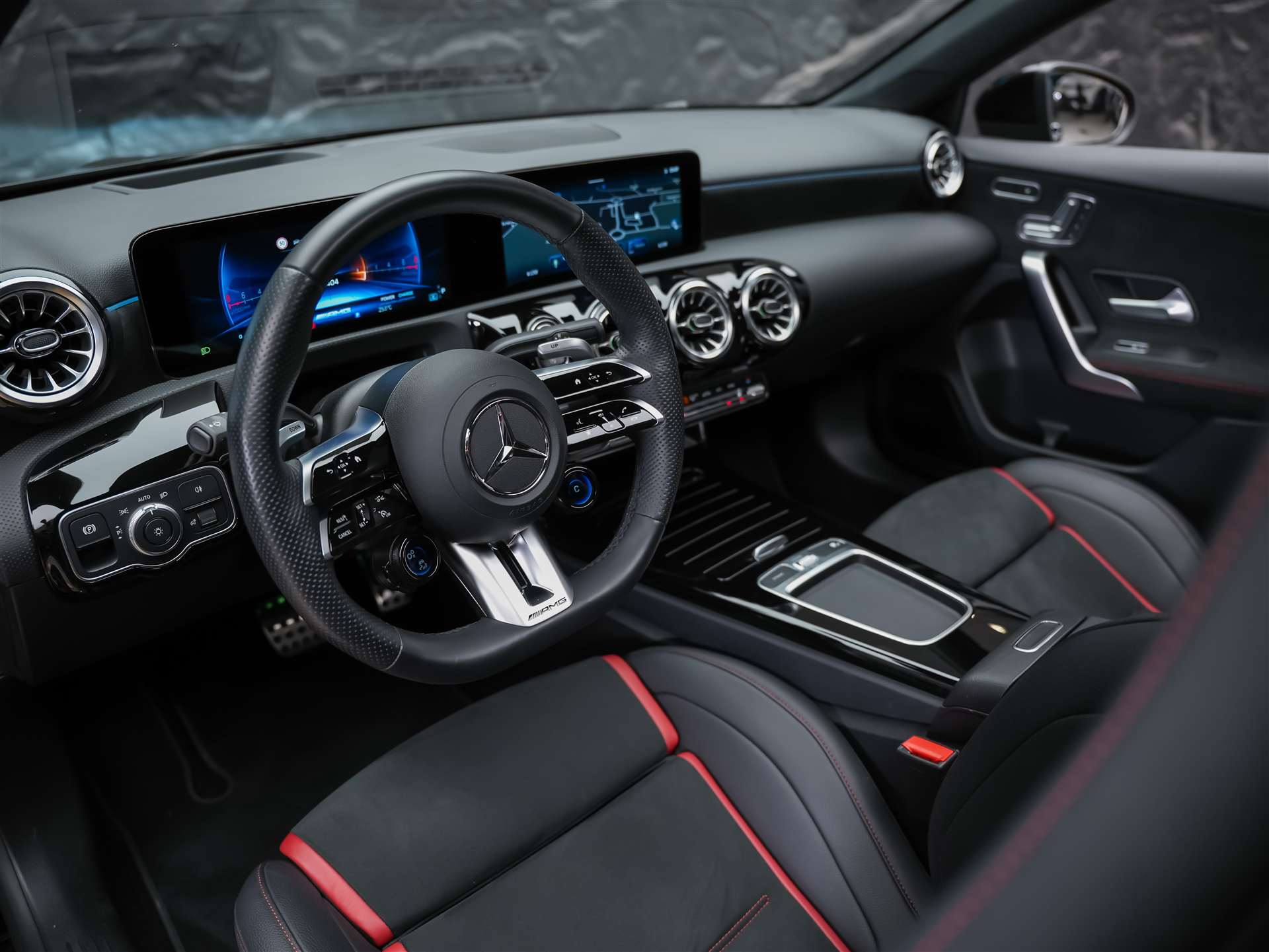 MERCEDES-BENZ A35 AMG 4Matic 8G-DCT *Facelift*Panorama*Schalensitze*360° Kamera*-image-7