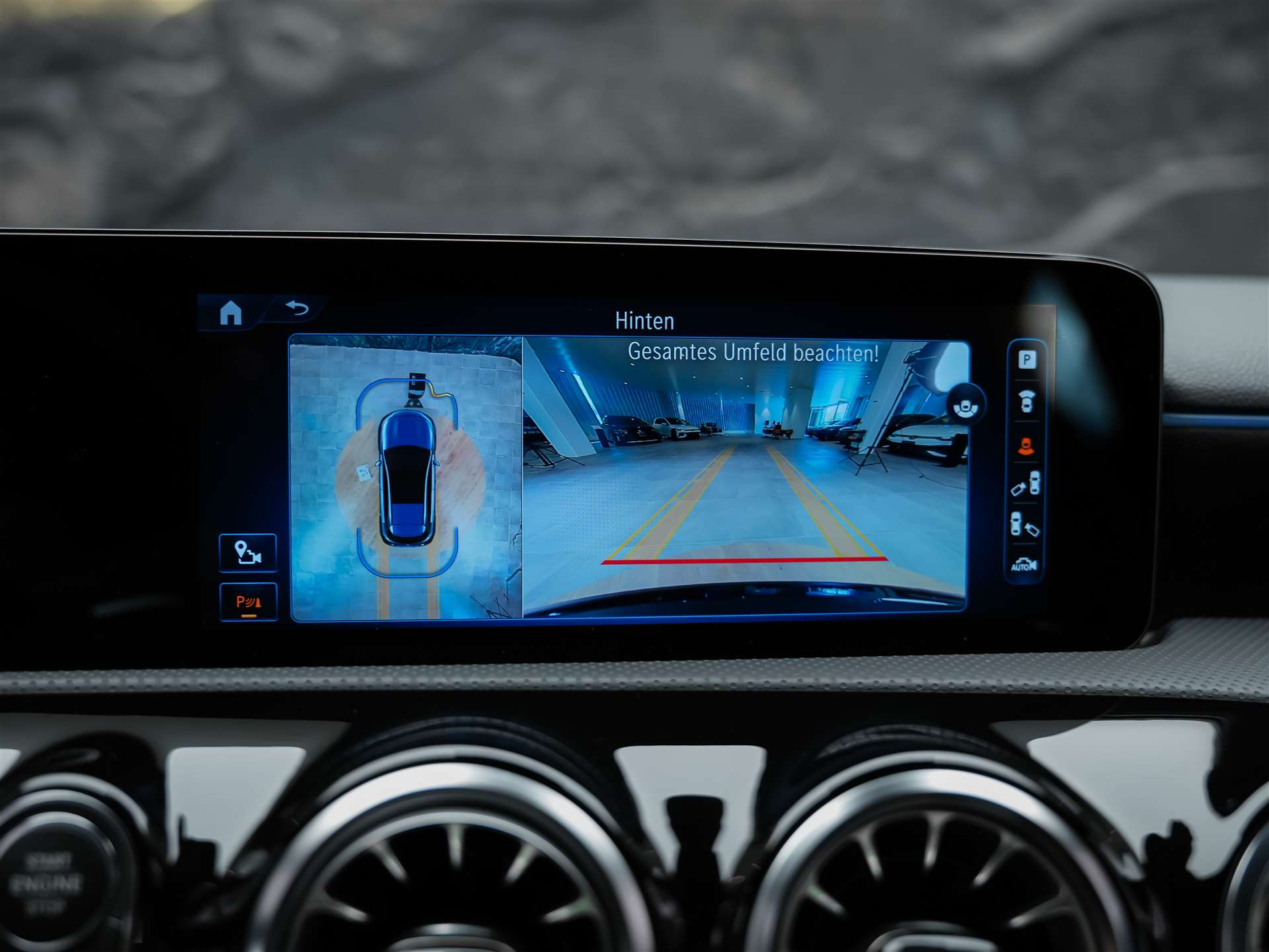 MERCEDES-BENZ A35 AMG 4Matic 8G-DCT *Facelift*Panorama*Schalensitze*360° Kamera*-image-42