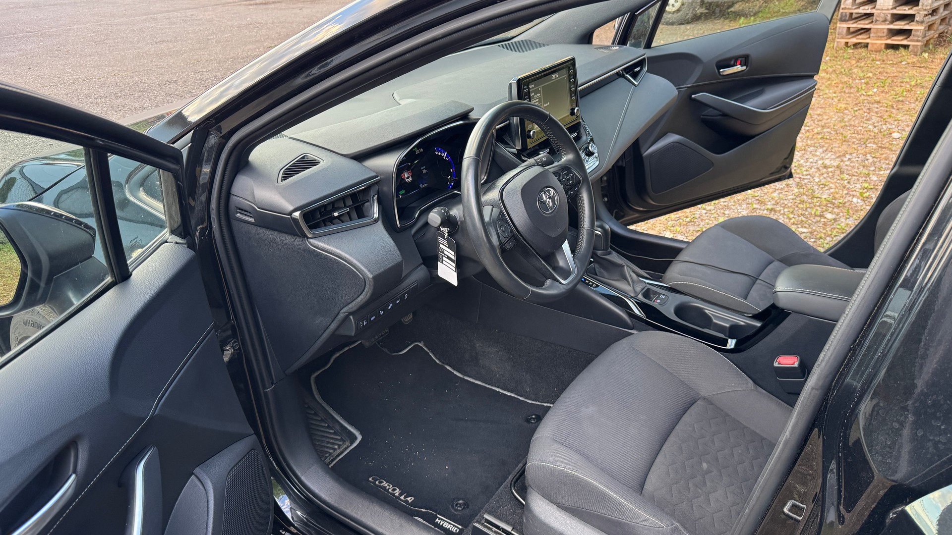 TOYOTA Corolla 2.0 HSD Trend-image-6