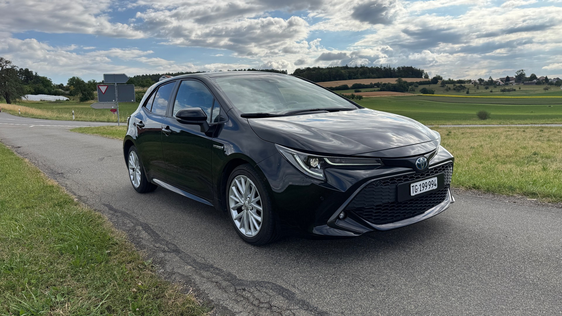TOYOTA Corolla 2.0 HSD Trend-image-2