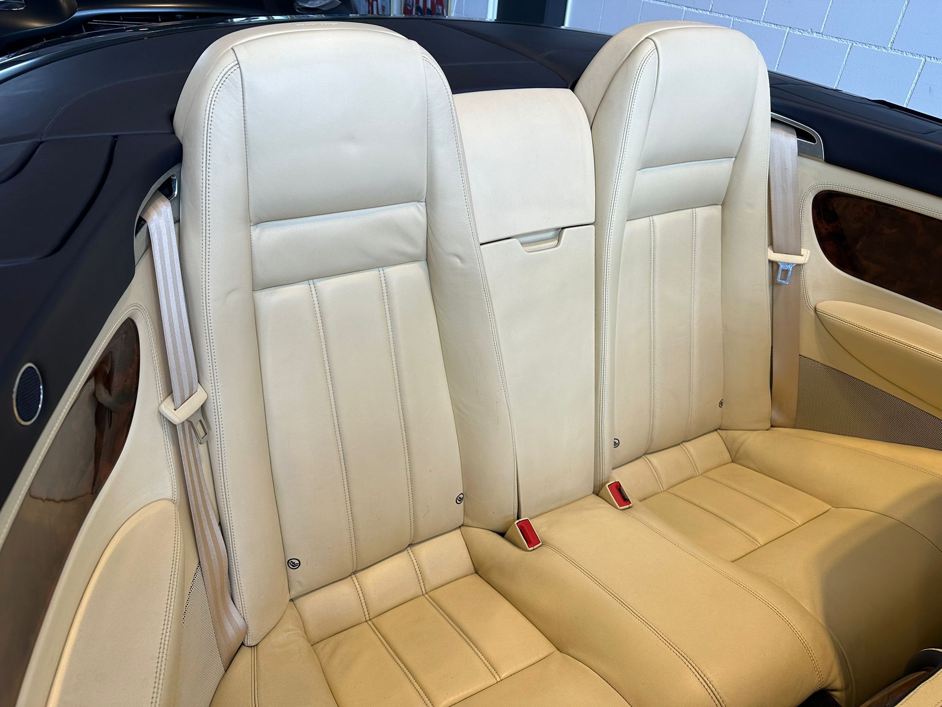 BENTLEY Continental GTC 6.0-image-14