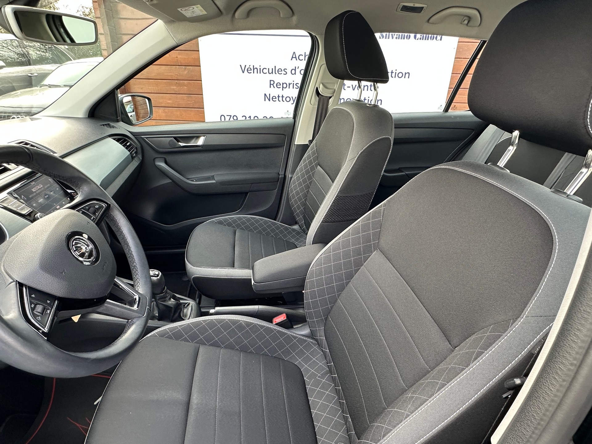 SKODA Fabia 1.0 MPI Ambition-image-12