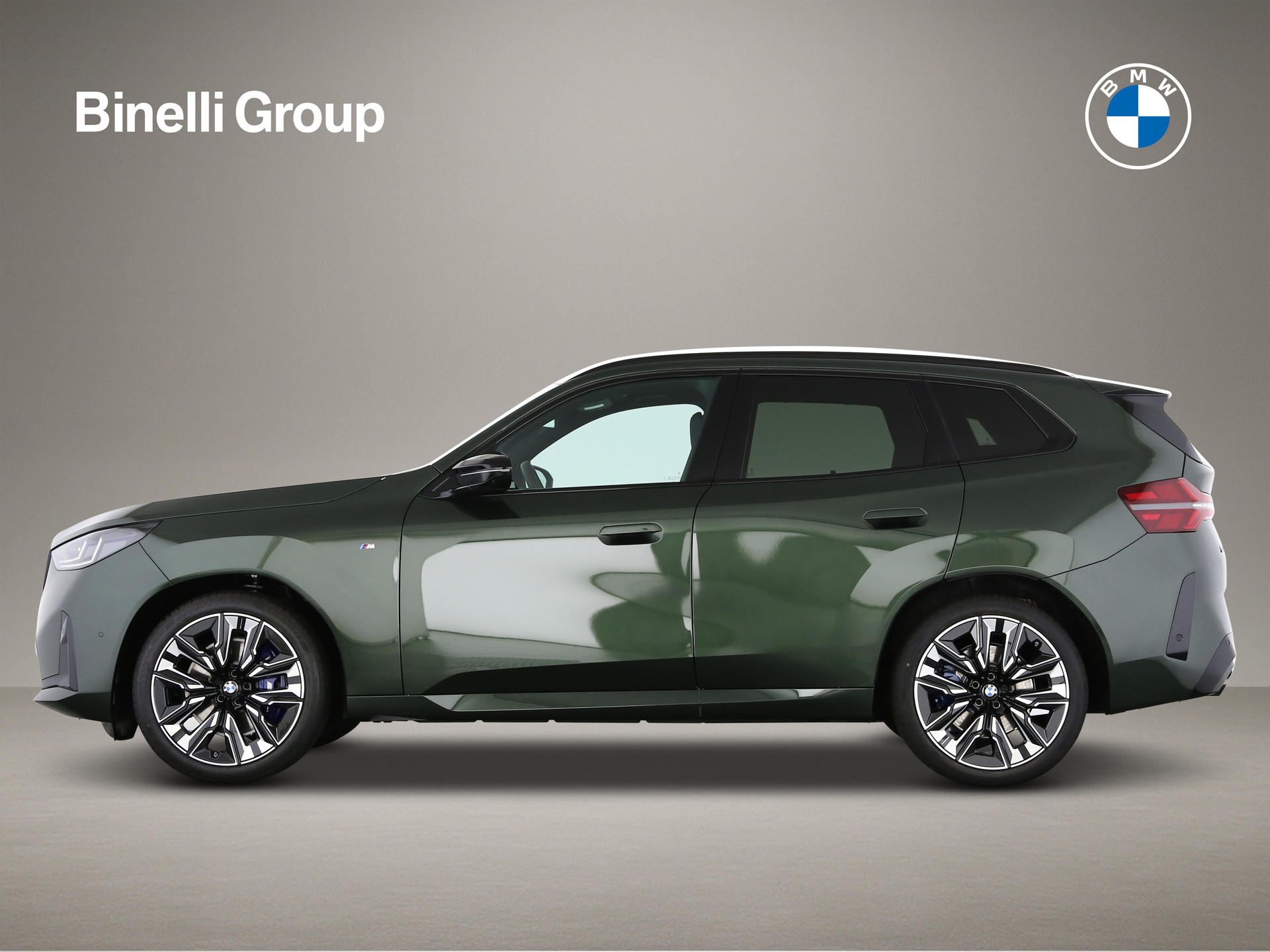BMW X3 M50i-showroom-element-3