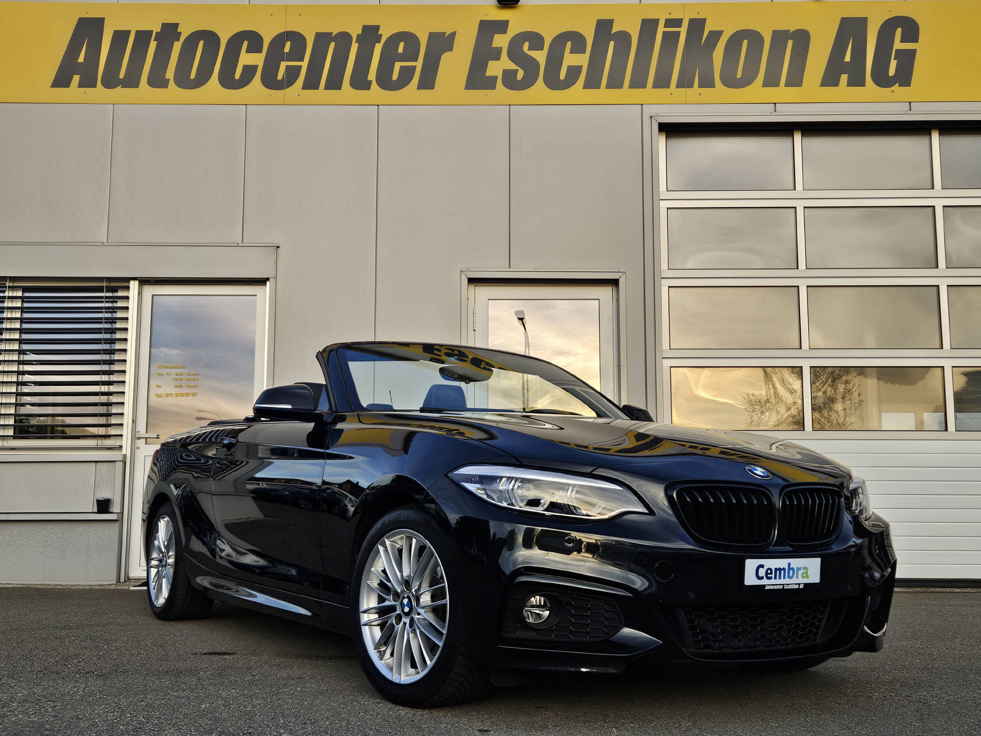 BMW 220i SAG Cabrio * Pack M Sport *-showroom-element-3
