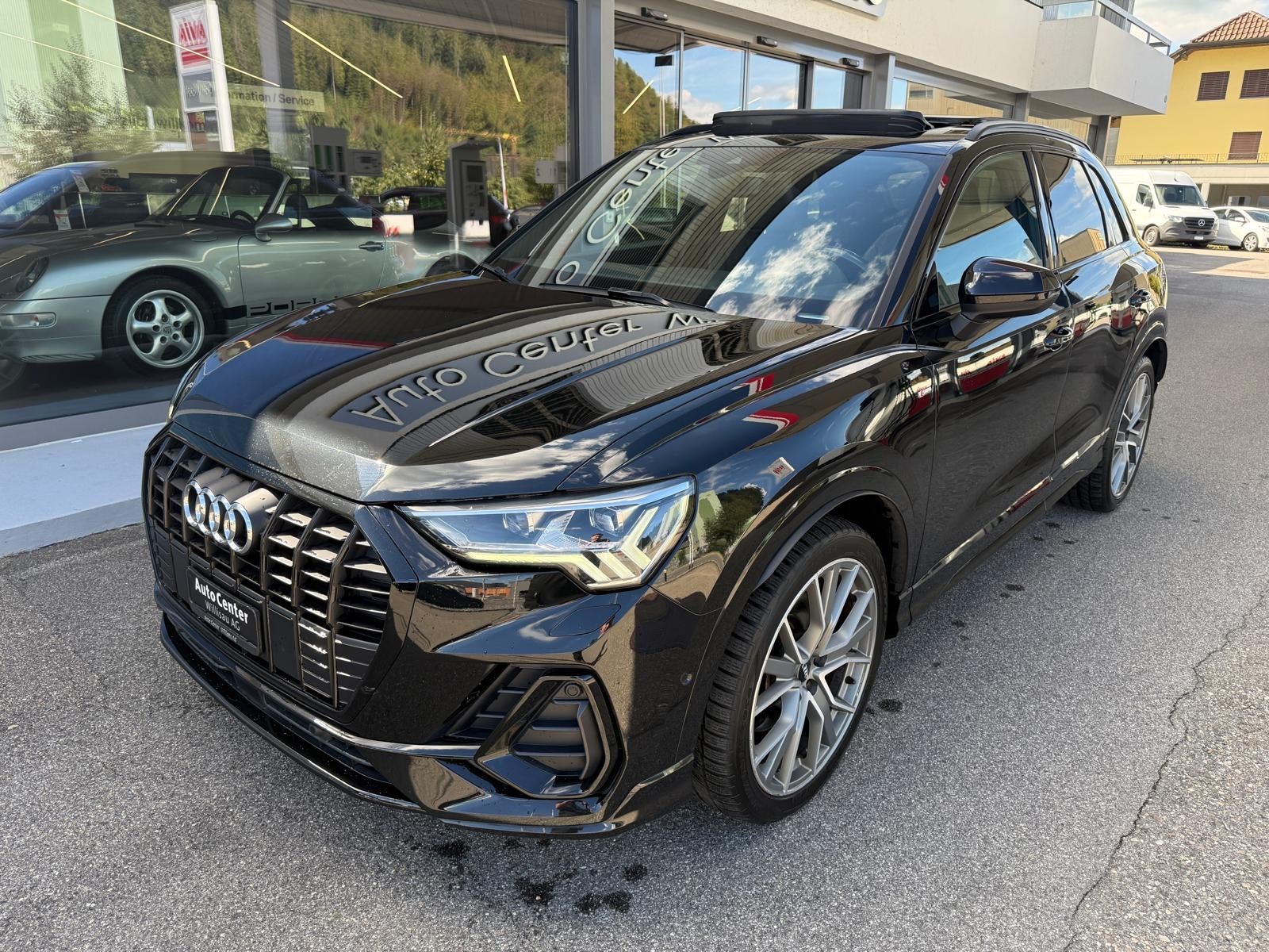 AUDI Q3 45 TFSI S line quattro S-tronic-showroom-element-3