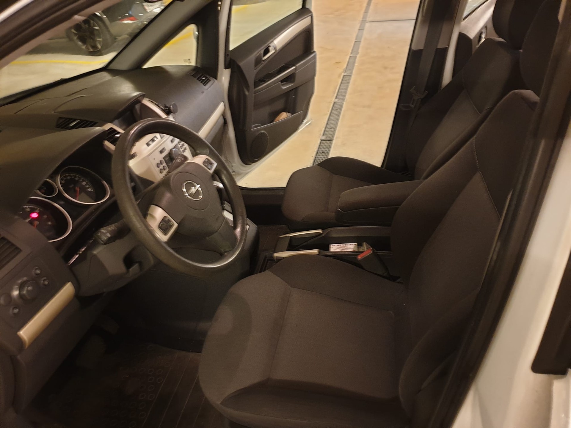OPEL Zafira 2.2i 16V Sport Automatic-image-4