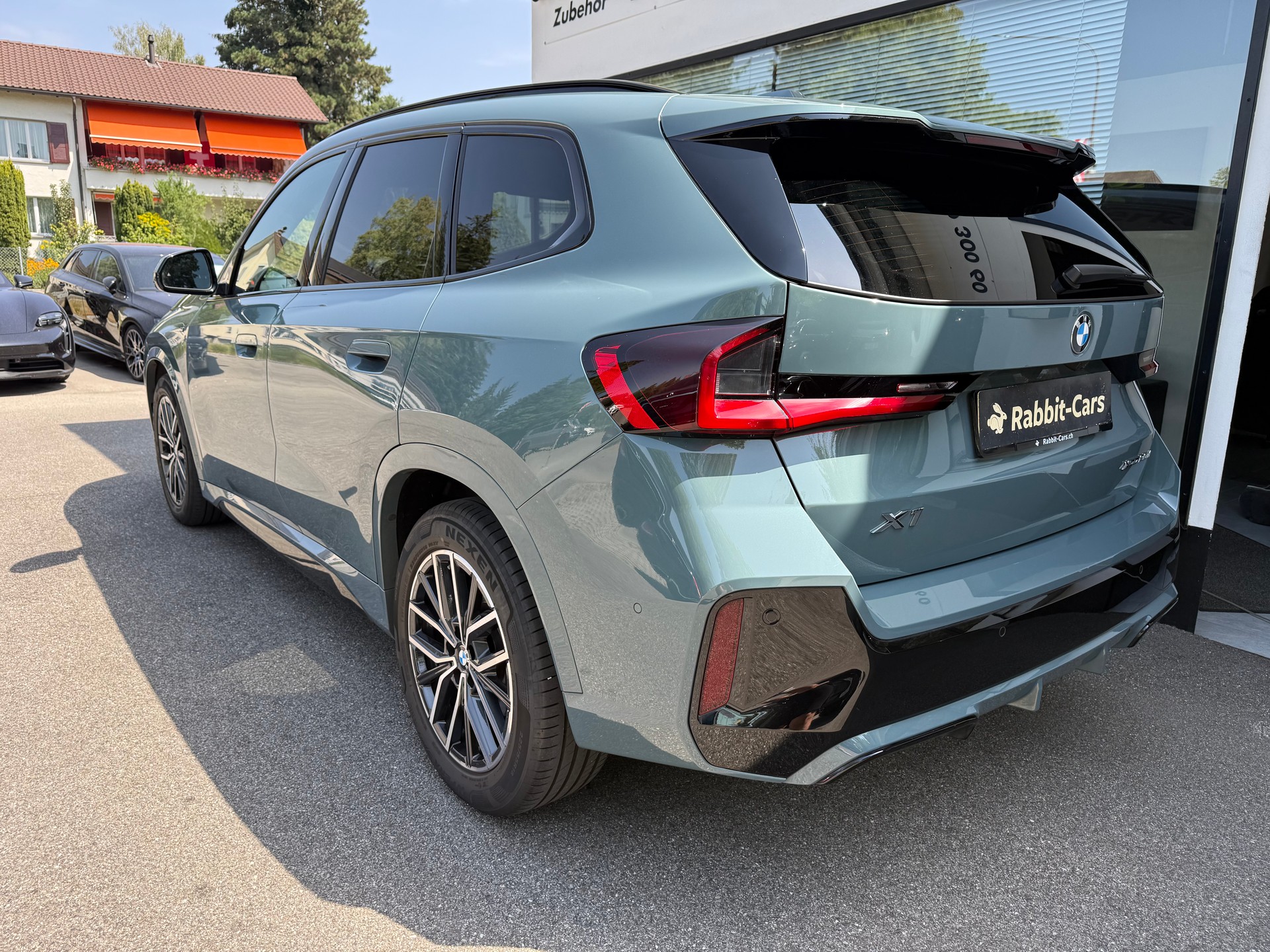 BMW X1 xDrive 20d 48V M Sport-showroom-element-3