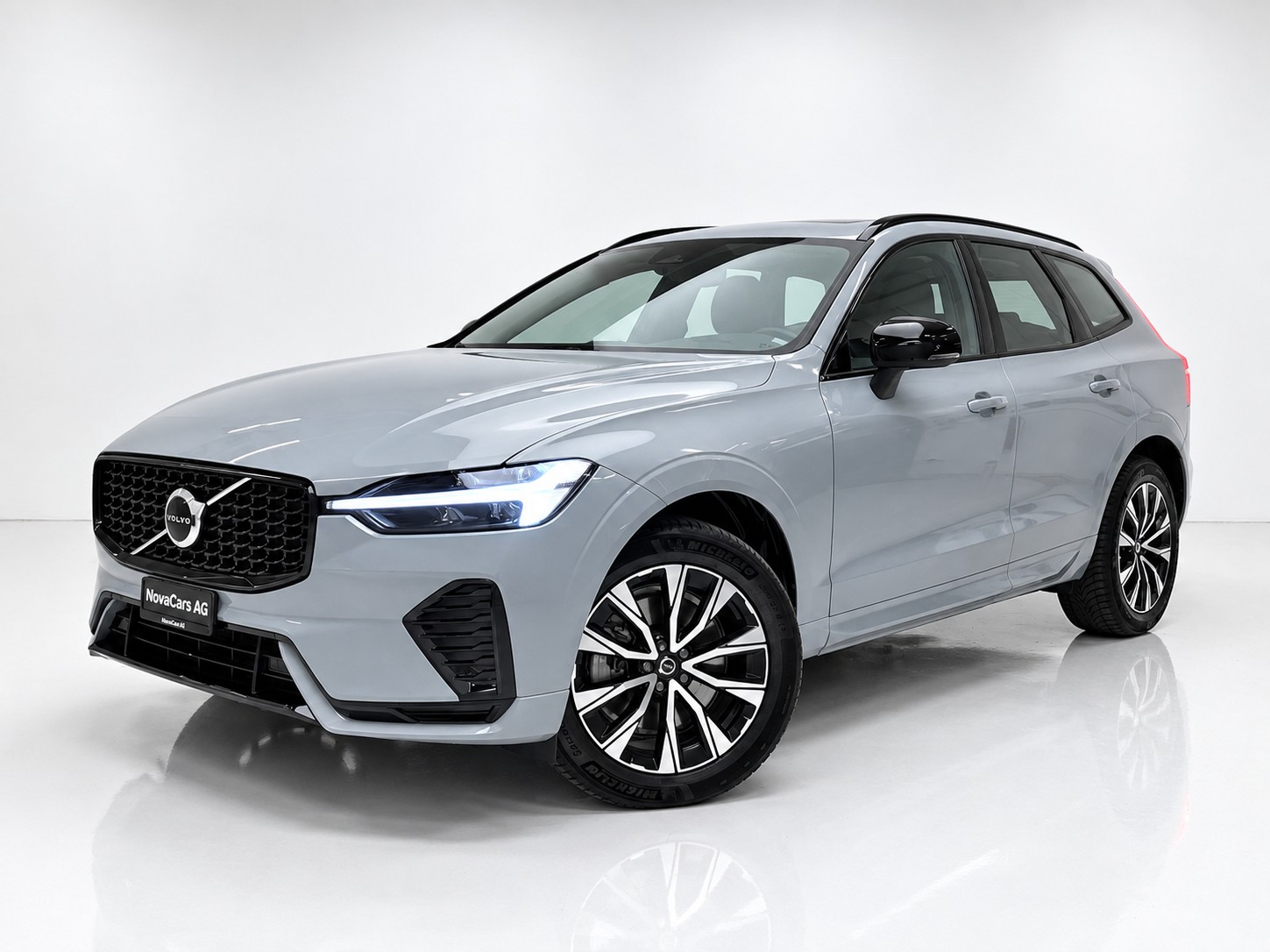 VOLVO XC60 B4 Diesel Mild Hybrid AWD Plus Dark Geartronic