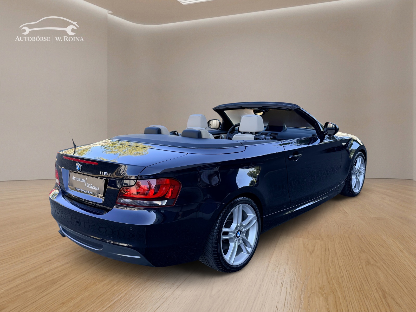 BMW 118i Cabrio Steptronic-showroom-element-1