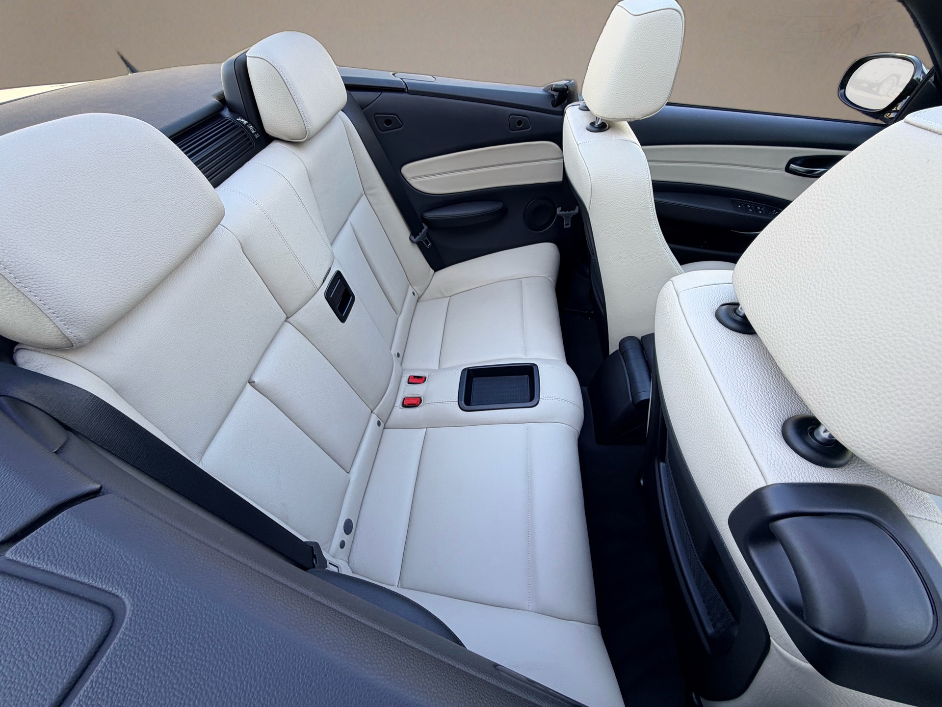 BMW 118i Cabrio Steptronic-image-10