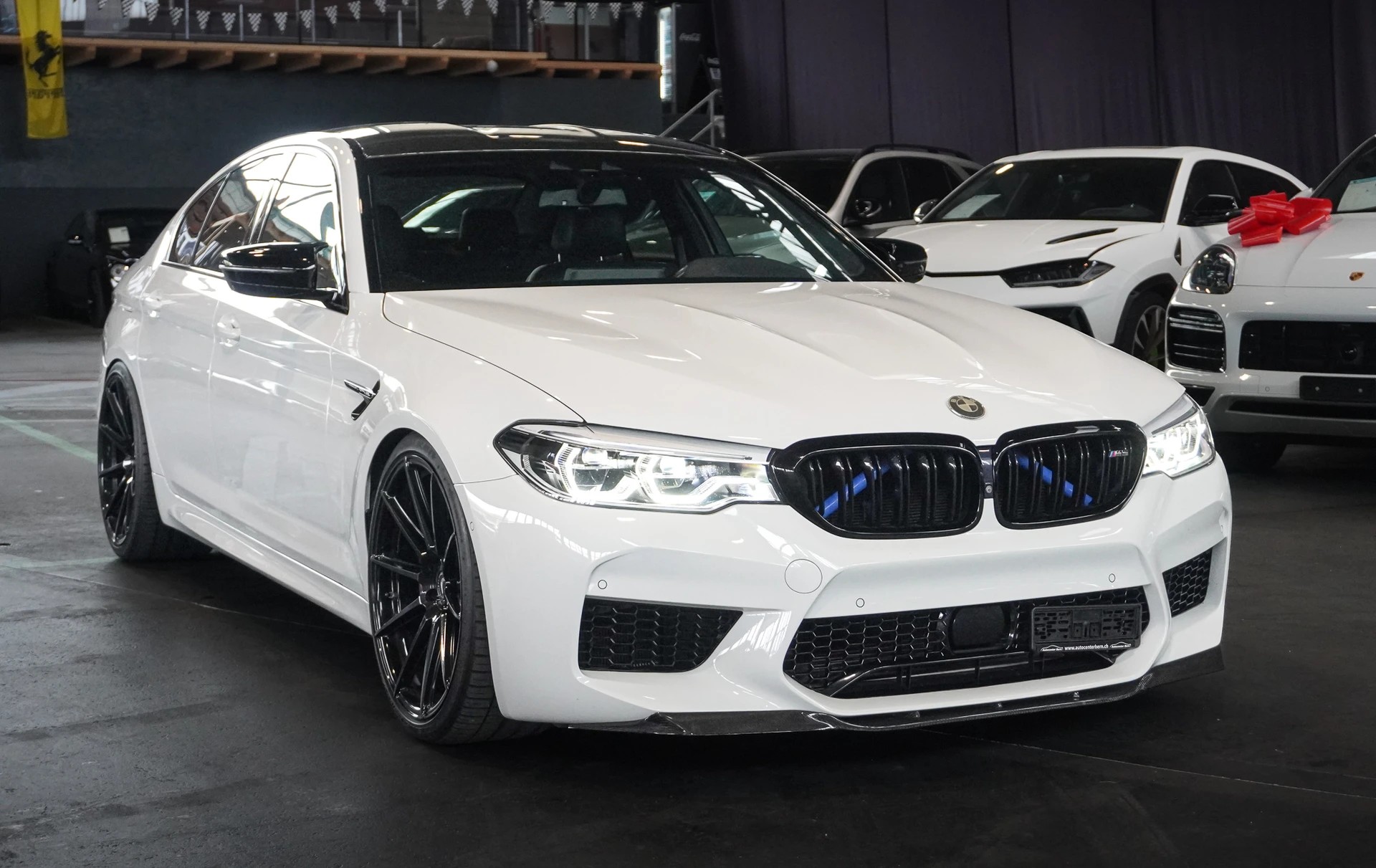 BMW M5 xDrive Competition Drivelogic / Neuer Motor 8'000KM-showroom-element-1