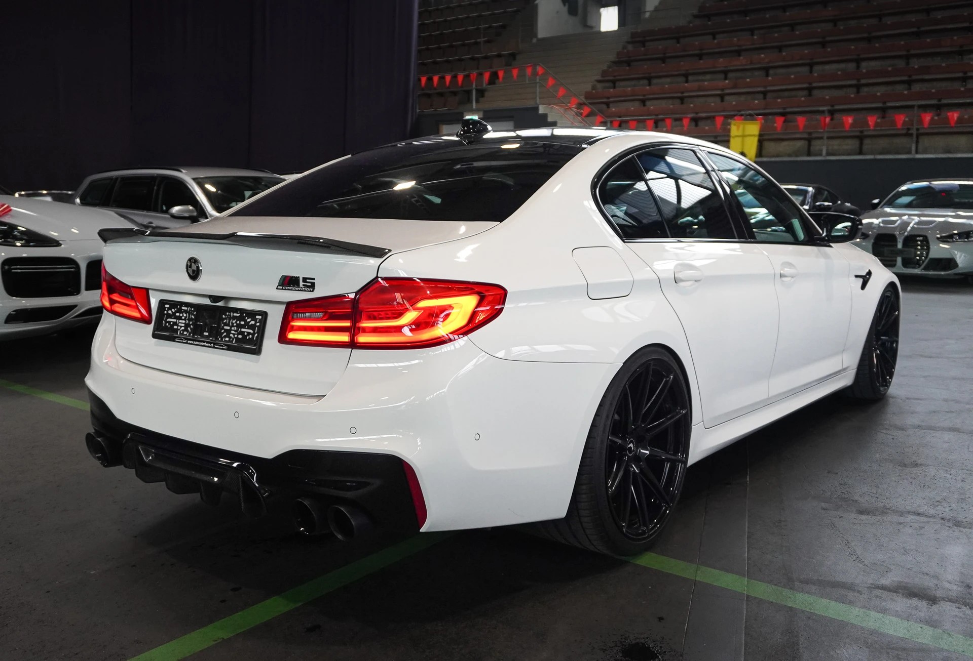 BMW M5 xDrive Competition Drivelogic / Neuer Motor 8'000KM-showroom-element-3
