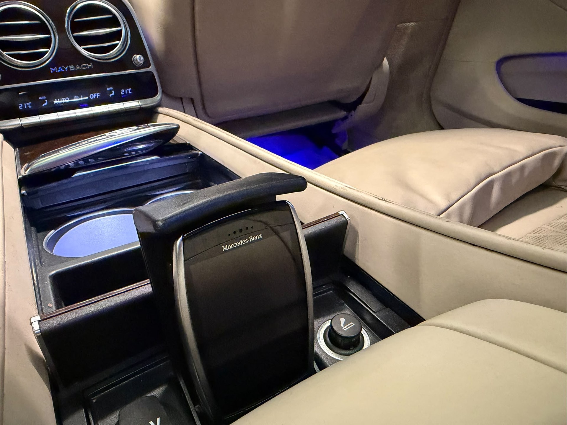 MERCEDES-BENZ S 500 Maybach 4Matic 9G-Tronic-image-15