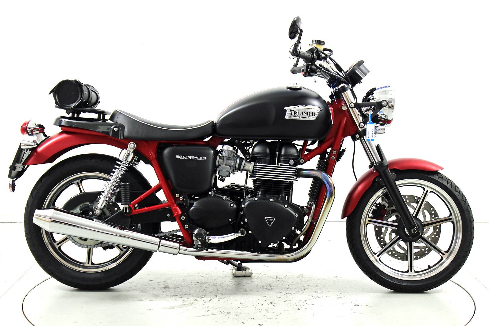 TRIUMPH Bonneville T100-image-3