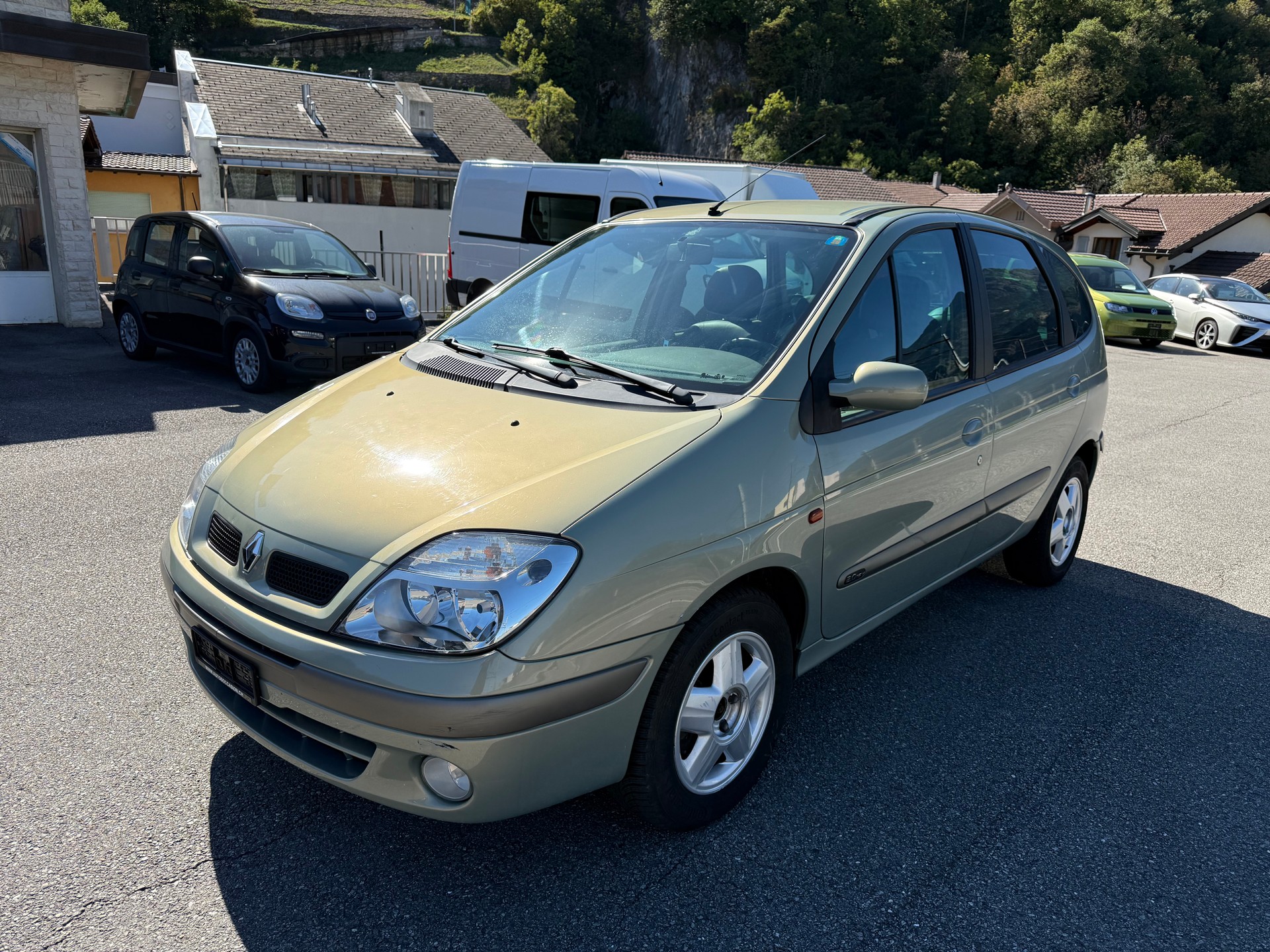 RENAULT Scénic 2.0 16V Dynamique-image-1
