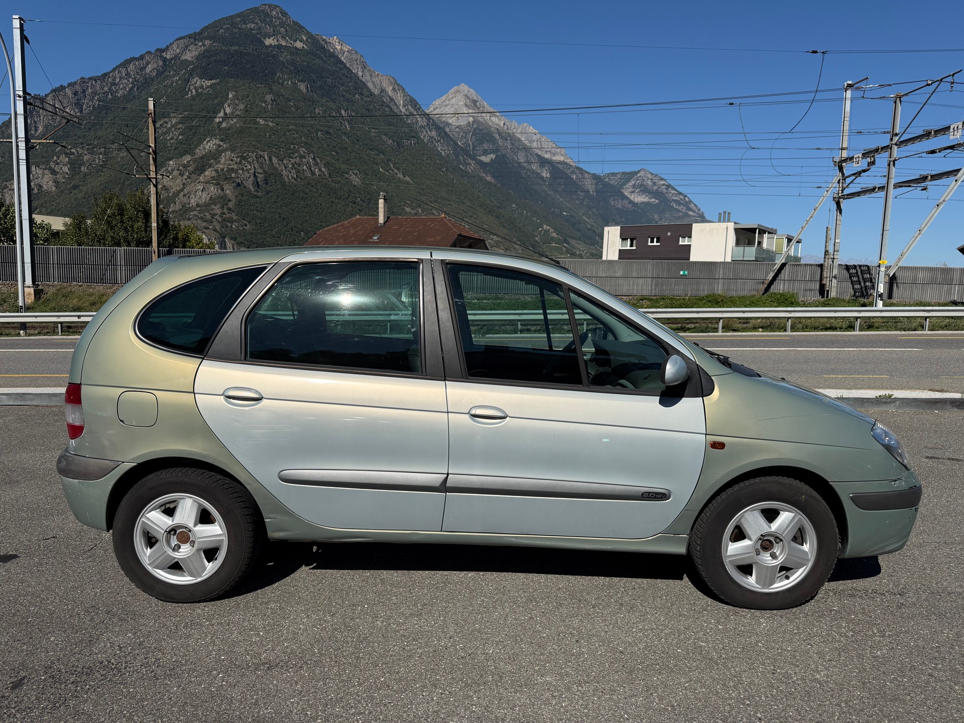 RENAULT Scénic 2.0 16V Dynamique-image-4