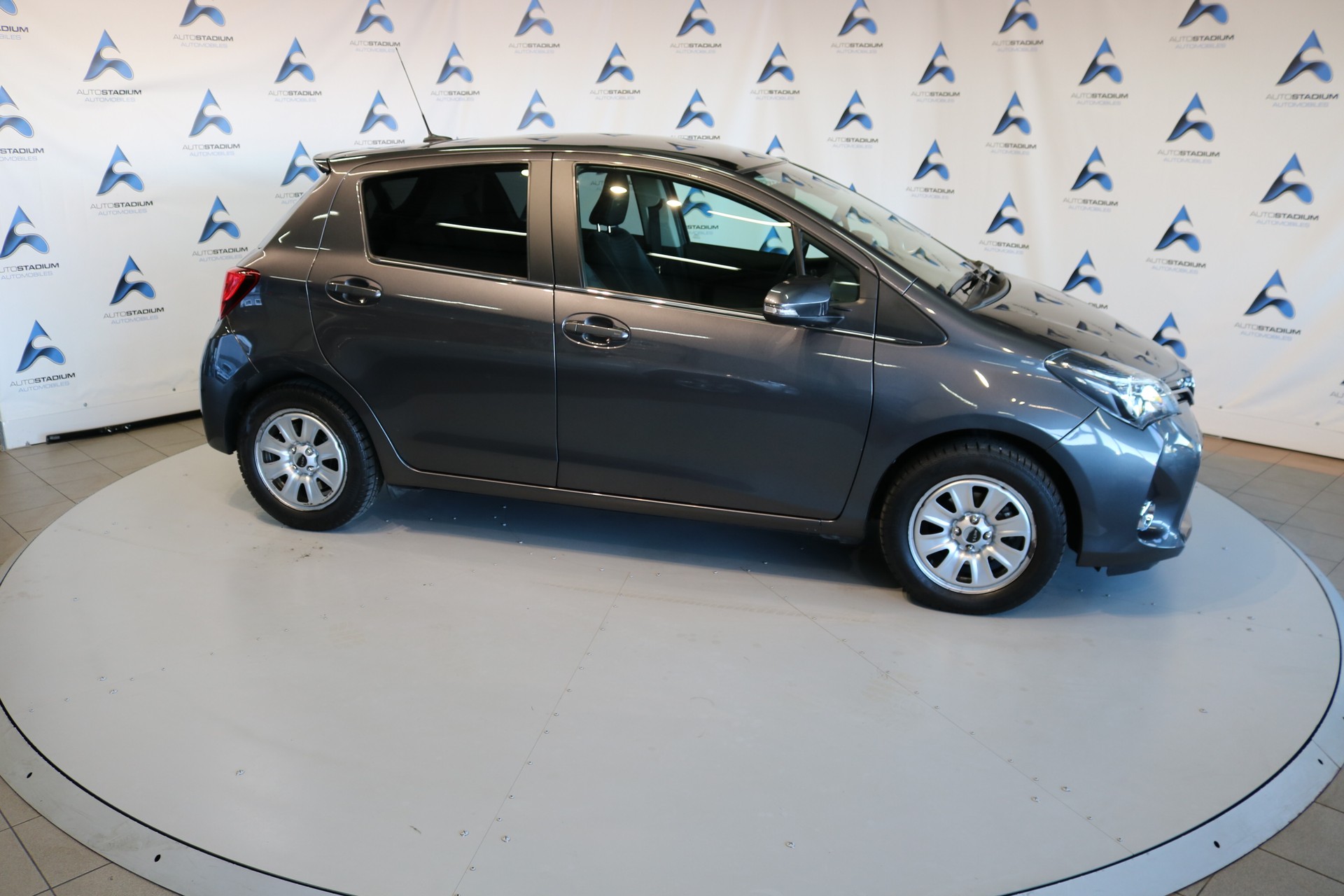 TOYOTA Yaris 1.33 Luna Multidrive-image-25